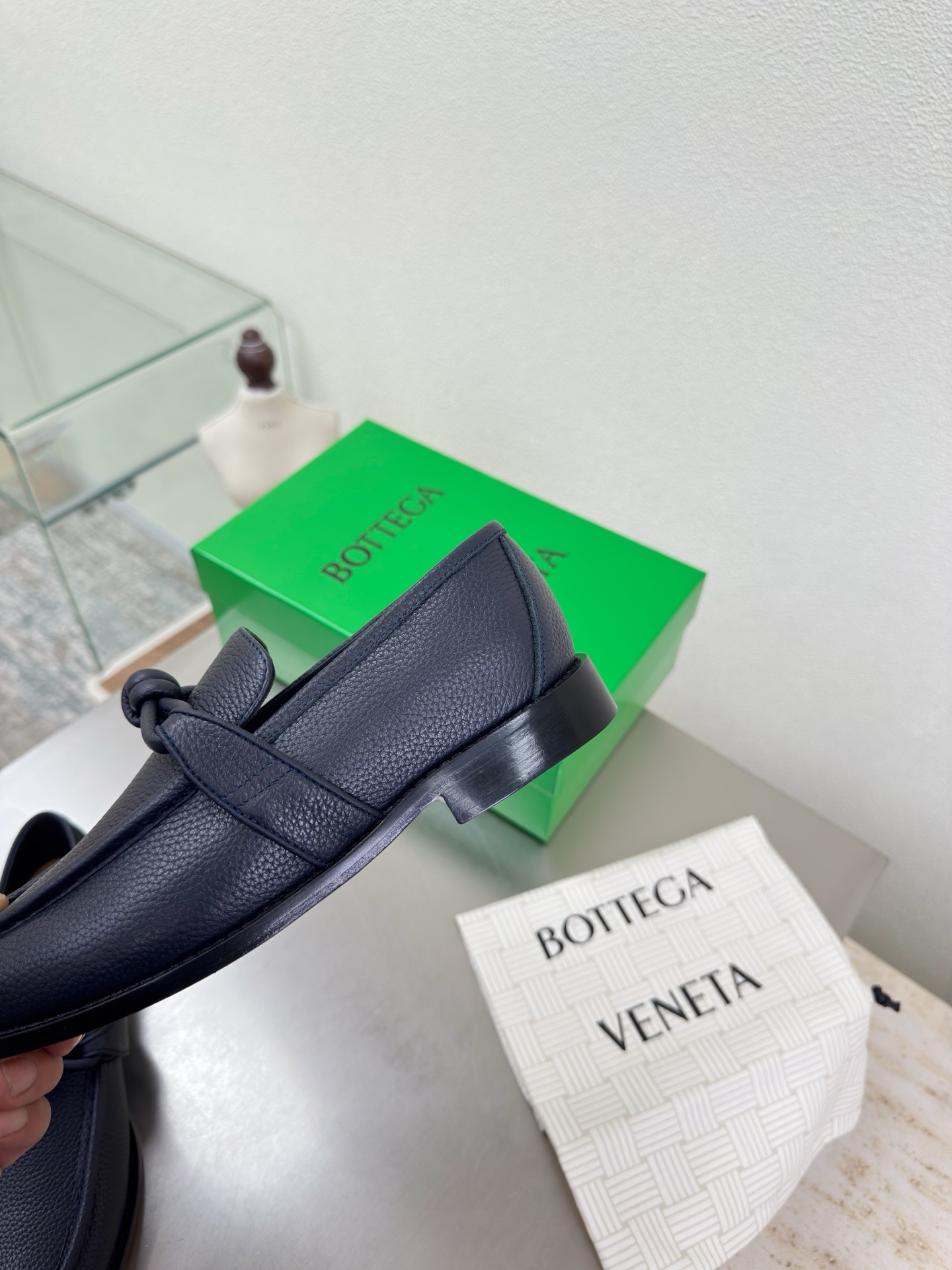 高版本出厂 Bottega Veneta/BV F065 2026ss新款老钱风荔枝纹皮绳结扣饰平底乐福