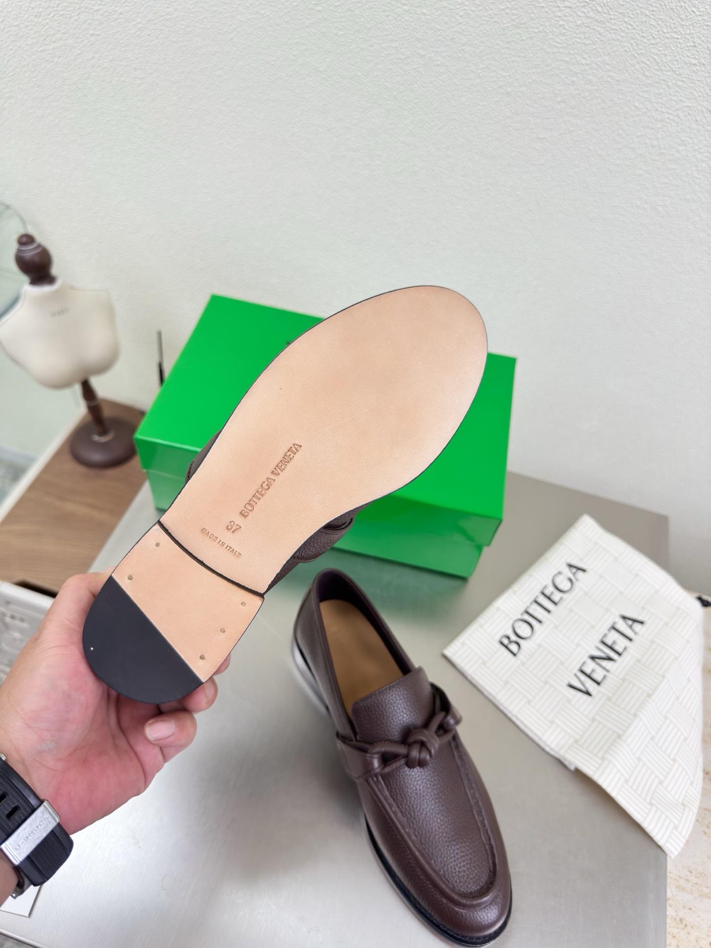 高版本出厂 Bottega Veneta/BV F065 2026ss新款老钱风荔枝纹皮绳结扣饰平底乐福