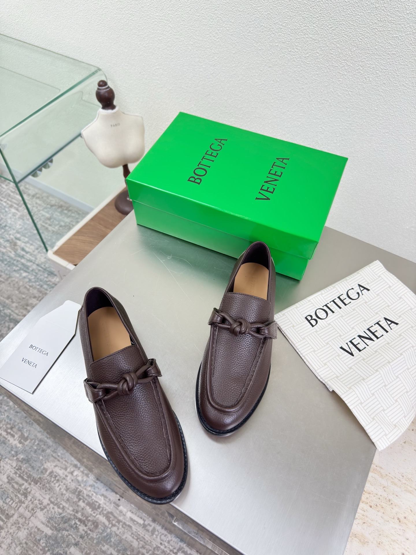 高版本出厂 Bottega Veneta/BV F065 2026ss新款老钱风荔枝纹皮绳结扣饰平底乐福