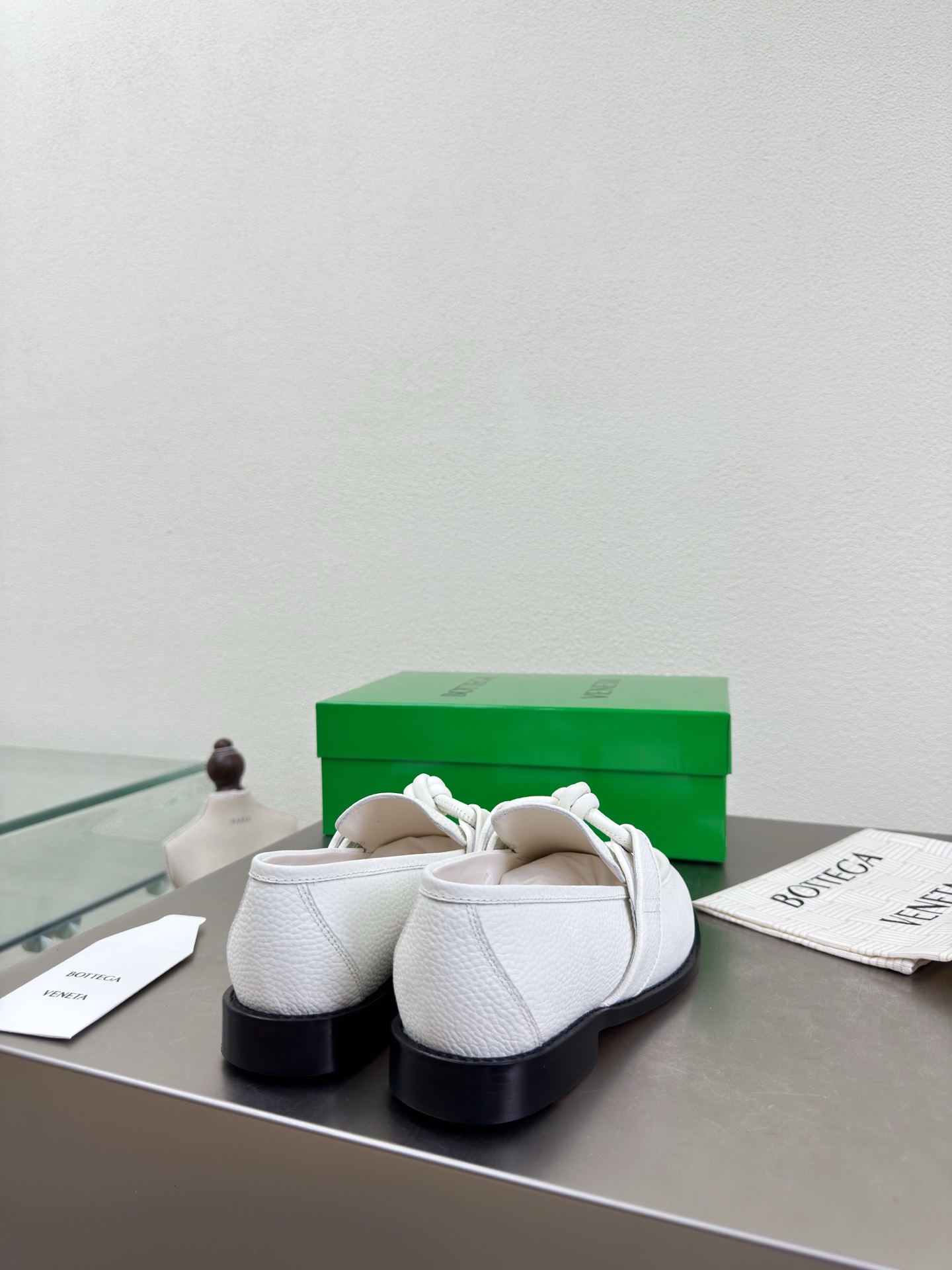 高版本出厂 Bottega Veneta/BV F065 2026ss新款老钱风荔枝纹皮绳结扣饰平底乐福