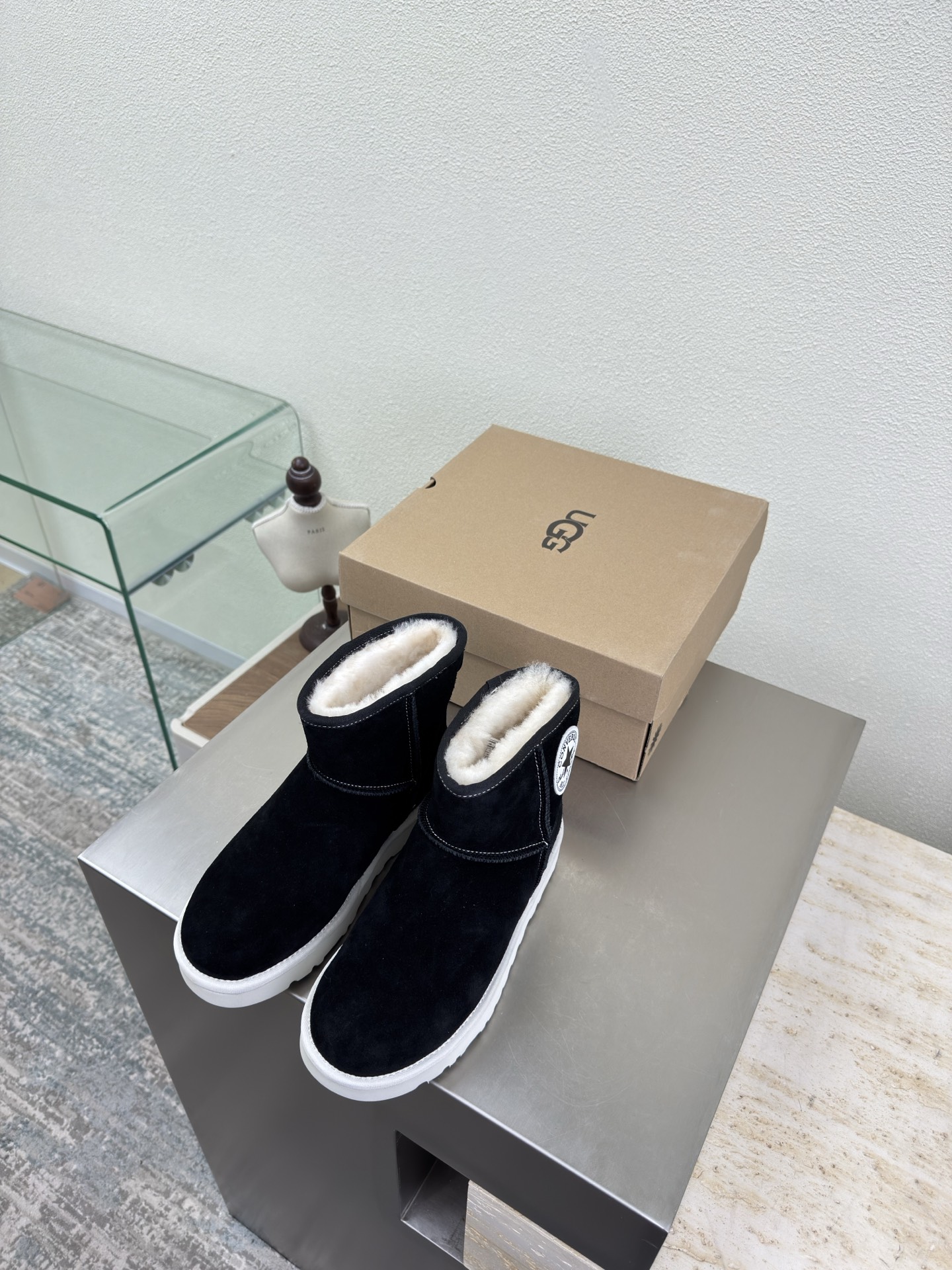 NO:651744,Pure wool lining Converse & UGG cow suede thick sole Wool short boots cow suede Ghost horse girl makeover Elf Coluli color matching UGG thick sole retro Mary Jane to wear and go Lightweight thick sole, comfortable and comfortable silhouette shoe body, adding fun details UP! Sisters' happiness citywalk makes a blockbuster with just one shot Fabric Cow suede lining Wool lining Thick sole design Matching version  Original packaging 35 36 37 38 39 40 (40 customized), snow boots, converse, boots, mary jane19860909纯羊毛里 匡威&UGG 牛反绒皮 厚底 羊毛短靴  牛反绒皮 鬼马女孩大变身 精灵可露丽配色搭配 UGG厚底复古玛丽珍随穿随走一脚蹬 轻盈厚底,舒适又自在廓形鞋身,增添玩趣细节 UP!姐妹的快乐 citywalk随手一拍就大片 艾特姐妹一起打卡 面料 牛反绒皮 内里 羊毛里 厚底设计 对版 原版包装 35 36 37 38 39 40（40定制）,雪地靴,converse,boots,mary jane,Women's Shoes