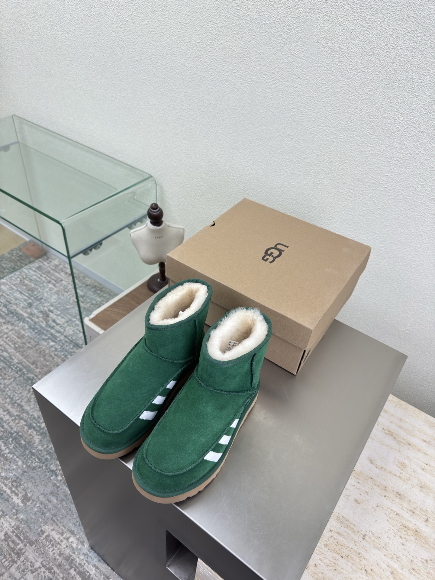 NO:651757,Pure wool lining Adidas & UGG cow suede thick sole Wool short boots cow suede Ghost horse girl makeover Elf Coluli color matching UGG thick sole retro Mary Jane to wear and go Lightweight thick sole, comfortable and comfortable silhouette shoe body, adding fun details UP! Sisters' happiness citywalk makes a blockbuster with just one shot Fabric Cow suede lining Wool lining Thick sole design Original packaging  35 36 37 38 39 40 (40 customized), snow boots, boots, mary jane19860909纯羊毛里 阿迪&UGG 牛反绒皮 厚底 羊毛短靴  牛反绒皮 鬼马女孩大变身 精灵可露丽配色搭配 UGG厚底复古玛丽珍随穿随走一脚蹬 轻盈厚底,舒适又自在廓形鞋身,增添玩趣细节 UP!姐妹的快乐 citywalk随手一拍就大片 艾特姐妹一起打卡 面料 牛反绒皮 内里 羊毛里 厚底设计 对版 原版包装 35 36 37 38 39 40（40定制）,雪地靴,boots,mary jane,Women's Shoes