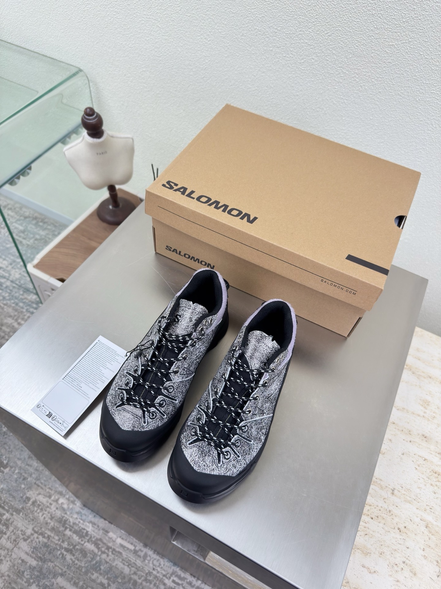 NO:669295,Salomon Mountaineering Shoes Men's and Women's Rock Series Men's 10 Glacier Color Correct GRVL version of the upper is more tightly woven, the outer rubber is also anti-fouling and water-repellent, and has good breathability. The toe and midfoot are wider and can adapt to more foot types. The tongue of the semi-inner boot is highly elastic, the front section is sewn with the upper, and the tongue collar is also designed with an elastic closure. It is designed for outdoor use and effectively prevents the entry of sand and gravel. Hard flat thread design of shoelaces  Contains hard Hong Kong treasure, medium strength, honeycomb reflective sheet, sponge-filled foot, insole 4MM ORTHOIiTE molded foot pads, outsole made of special rubber material for mountain climbing, supercritical foam popcorn material, technology outsole as comfortable and elastic as wearing a sponge [Strong] [Strong] [Strong] The GRVL version uses a V-shaped tooth pattern with better mountain grip. Number of women's sizes: 35 36 37 38 39 40 41  Men's size 39 40 41 42 43 44 45 original packaging with airplane box, casual shoes/sports shoes, boots, sneakers19860909萨洛蒙 登山鞋 男女款 岩石系列单品  男款10 冰川色 正确鞋面GRVL版本编织更加紧密、外侧的压胶也有防污防泼水的功效、透气性很好 鞋头和中足较宽、可以适配更多脚型 高弹半内靴鞋舌、前段与鞋面缝合、鞋舌领也是弹力收口设计,针对户外设计、有效防止砂石的进入 鞋带硬质扁平螺纹设计 内有硬质港宝、中等强度,有蜂窝反光片 海绵填充足 鞋垫4MM ORTHOIiTE模压脚垫 大底登山专用橡胶材质大底 超临界发泡爆米花材质、科技大底就像穿在海绵上一样舒服且有弹性[强][强][强]GRVL版本采用的是山地抓地更好的V型齿花 码数女码 35 36 37 38 39 40 41 男码 39 40 41 42 43 44 45 包装原包装配飞机盒,休闲鞋/运动鞋,boots,sneakers,Women's Shoes