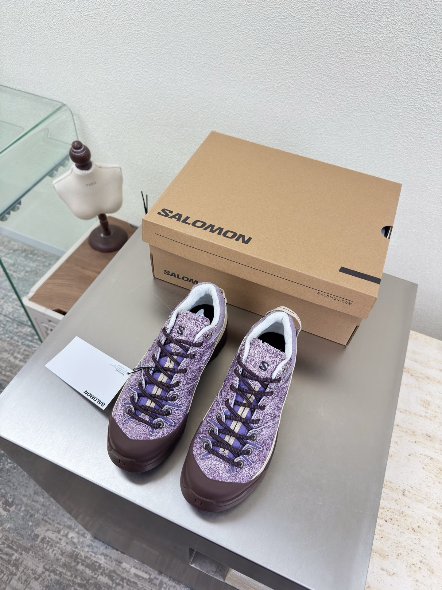 NO:669296,Salomon Mountaineering Shoes for Men and Women Rock Series Men's Model 10 Danxia Purple Correct GRVL version of the upper is woven more tightly, the outer rubber is also anti-fouling and water-repellent, and has good breathability. The toe and midfoot are wider and can adapt to more foot types. The tongue of the semi-inner boot is highly elastic, the front section is sewn with the upper, and the tongue collar is also designed with an elastic closing design. It is designed for outdoor use and effectively prevents the entry of sand and gravel. Hard flat thread design of shoelaces  Contains hard Hong Kong treasure, medium strength, honeycomb reflective sheet, sponge-filled foot, insole 4MM ORTHOIiTE molded foot pads, outsole made of special rubber material for mountain climbing, supercritical foam popcorn material, technology outsole as comfortable and elastic as wearing a sponge [Strong] [Strong] [Strong] The GRVL version uses a V-shaped tooth pattern with better mountain grip. Number of women's sizes: 35 36 37 38 39 40 41  Men's size 39 40 41 42 43 44 45 original packaging with airplane box, casual shoes/sports shoes, boots, sneakers19860909萨洛蒙 登山鞋 男女款 岩石系列单品  男款10 丹霞紫 正确鞋面GRVL版本编织更加紧密、外侧的压胶也有防污防泼水的功效、透气性很好 鞋头和中足较宽、可以适配更多脚型 高弹半内靴鞋舌、前段与鞋面缝合、鞋舌领也是弹力收口设计,针对户外设计、有效防止砂石的进入 鞋带硬质扁平螺纹设计 内有硬质港宝、中等强度,有蜂窝反光片 海绵填充足 鞋垫4MM ORTHOIiTE模压脚垫 大底登山专用橡胶材质大底 超临界发泡爆米花材质、科技大底就像穿在海绵上一样舒服且有弹性[强][强][强]GRVL版本采用的是山地抓地更好的V型齿花 码数女码 35 36 37 38 39 40 41 男码 39 40 41 42 43 44 45 包装原包装配飞机盒,休闲鞋/运动鞋,boots,sneakers,Women's Shoes