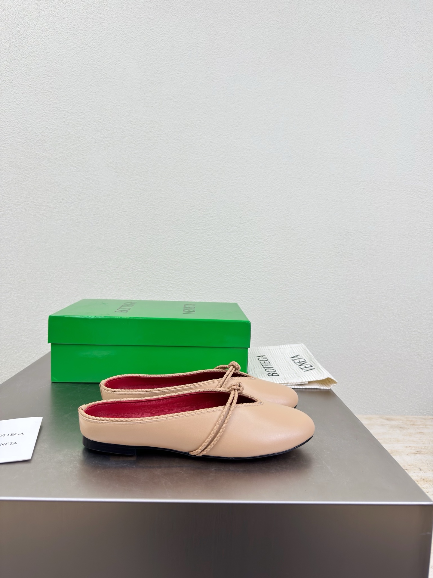 高版本出厂Bottega Veneta/BV F065 2026ss新款结绳玛丽珍半包拖鞋乐福鞋 高定的