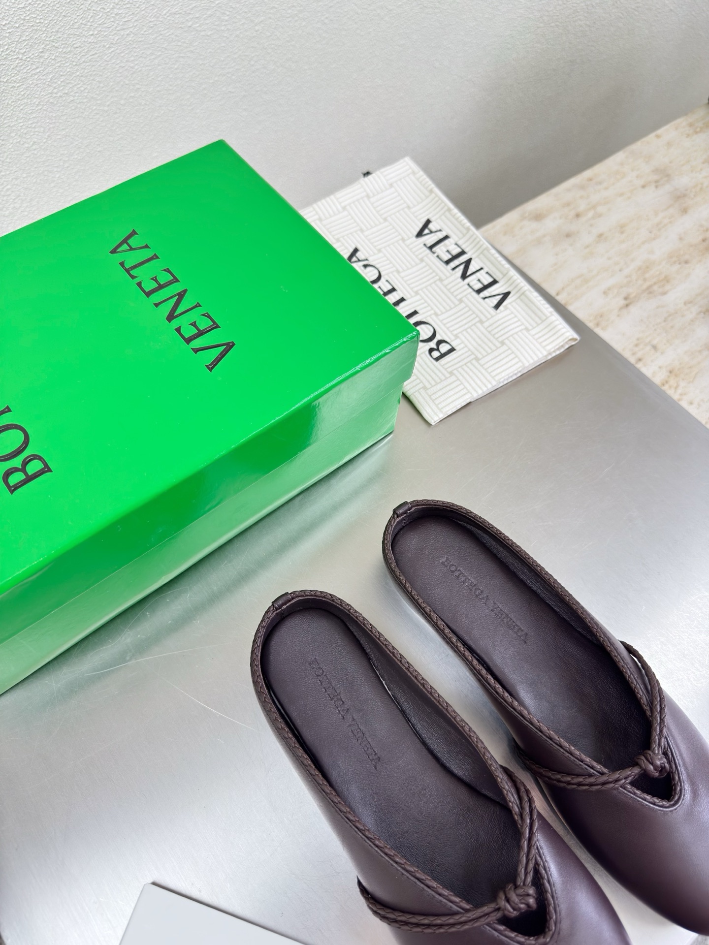 高版本出厂Bottega Veneta/BV F065 2026ss新款结绳玛丽珍半包拖鞋乐福鞋 高定的
