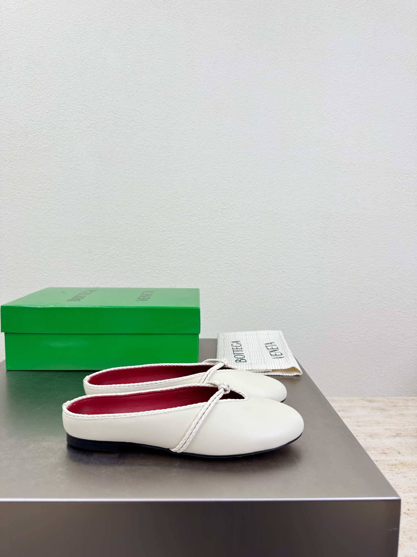 高版本出厂Bottega Veneta/BV F065 2026ss新款结绳玛丽珍半包拖鞋乐福鞋 高定的