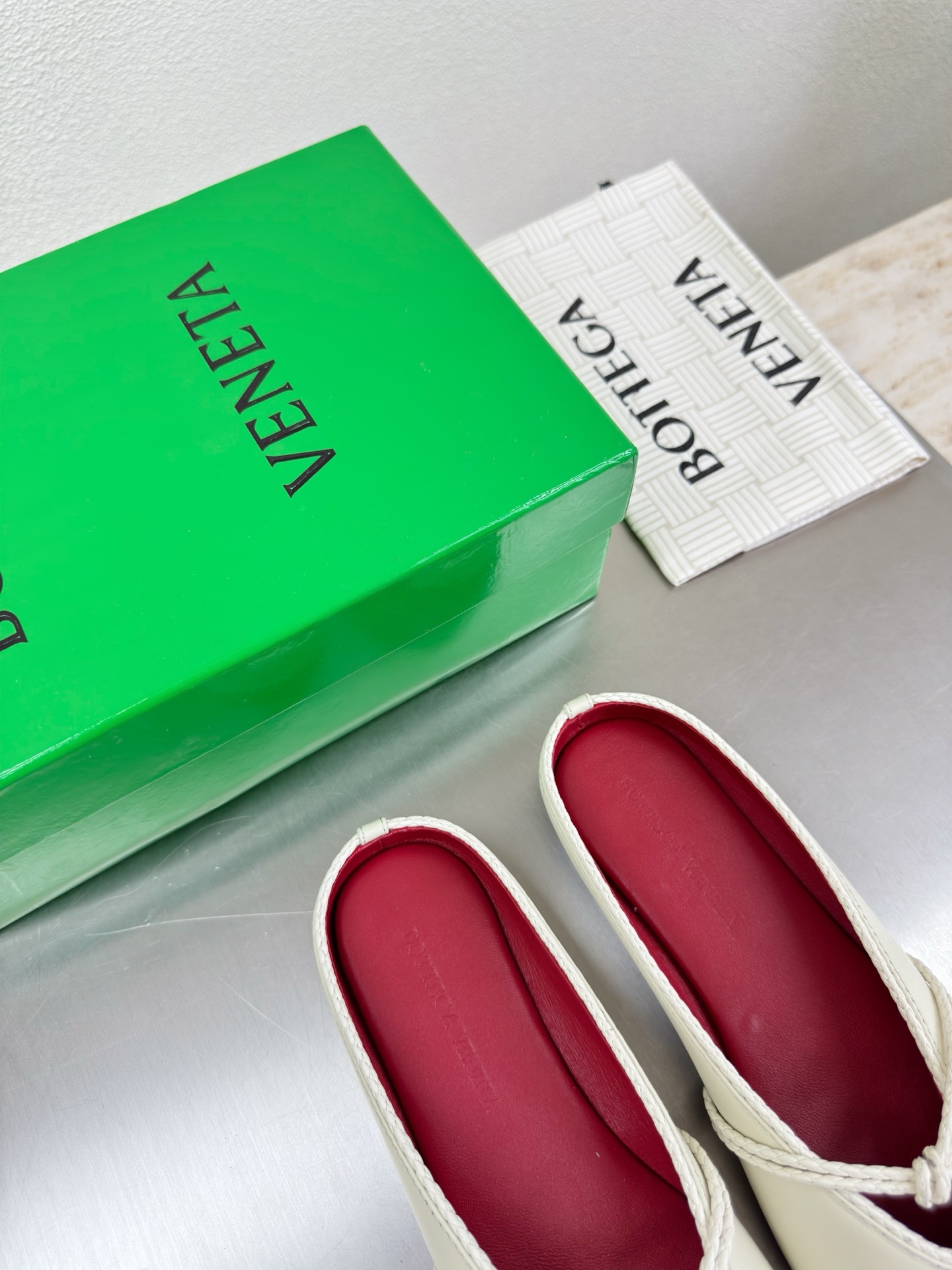 高版本出厂Bottega Veneta/BV F065 2026ss新款结绳玛丽珍半包拖鞋乐福鞋 高定的