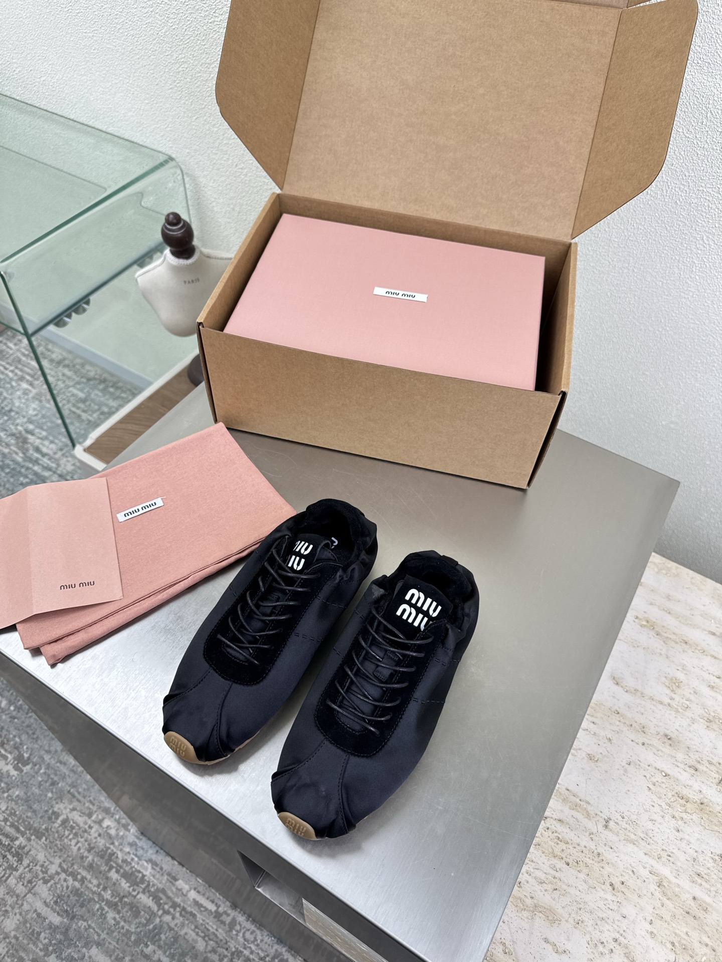 NO:679216,Pleated Series Spring Style Classic miu'miu Black Classic Design Printed Leather Logo Series miu'miu Classic Comfort Production Original Same Molded Outsole High Version Fabric Original Technical Fabric/Calfskin Lining Lambskin Three-dimensional stitching process Original consistent molded outsole Non-slip and durable Original consistent Matching Design Girly Comfort Matching Matching 35 36 37 38 39 40  41 (customized size 40 41) equipped with original packaging, ballet shoes, miumiu, cowhide, sheepskin19860909褶皱系列 春款 经典 miu'miu 黑色 经典设计 印刷皮质logo 系列 miu'miu 经典舒适 制作  原版一致 成型大底 高版本  面料 原版科技面料/小牛皮  内里 小羊皮  立体针车工艺    原版一致成型大底 防滑耐穿  原版一致 对版 设计 少女感 舒适  对标对版 35 36 37 38 39 40 41（40 41 码定制） 配置原版包装,芭蕾舞鞋,miumiu,cowhide,sheepskin,Women's Shoes