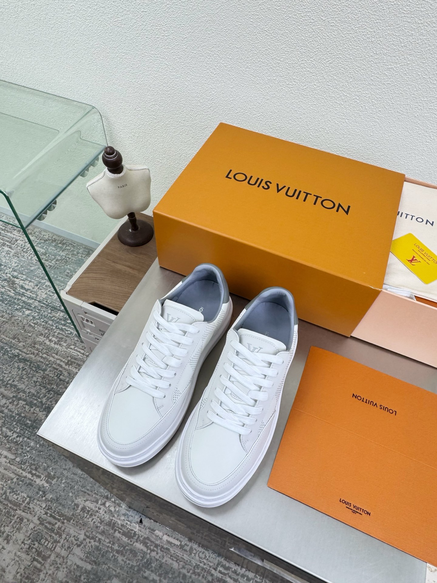 NO:706813,Llu thick-soled men's model, steel-stamped embossed series, Lluo super cost-effective packaging, high quality, flawless, 3 colors, white logo, made by LV, so that LV can still provide surprise and desire for creators and young players. The new color matching is once again high-yield, and the actual product has been fully exposed, and is expected to be released in the near future!  Material imported lamb wool, high quality, flawless, original TPU outsole, size 39 40 41 42 43 44 45, airplane box 10, casual shoes/sports shoes, louis vuitton, louis vuitton, sneakers19860909L驴厚底男款 钢印压花系列 L驴超高性价比 包装 高品质 无瑕疵 3种配色 白色 logo LV 打造 使得 LV  仍能为创作者、青年玩家,提供惊艳和渴望. 新配色再次高产上新,目前实物已经全面曝光,预计将在近期陆续发布！ 材质进口羊羔毛 高品质 无瑕疵 鞋底原版TPU大底 码数 39 40 41 42 43 44 45  飞机盒10,休闲鞋/运动鞋,louis vuitton,louis vuitton,sneakers,Women's Shoes