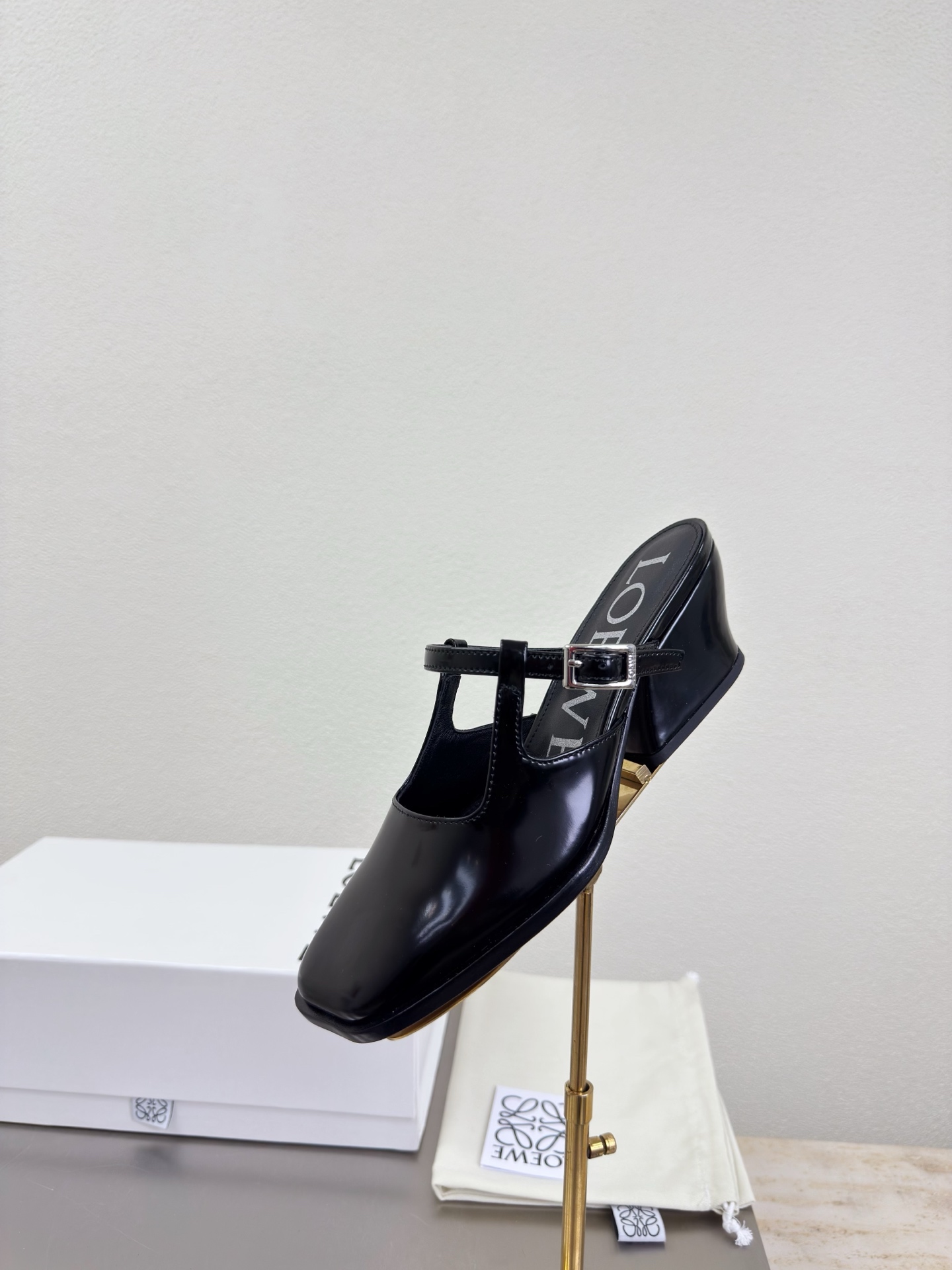 NO:750480,LOEWE Luo Yiwei back empty shoes, half drag, loewe, loewe19860909LOEWE 罗意威 后空单鞋,半拖,loewe,loewe,Women's Shoes