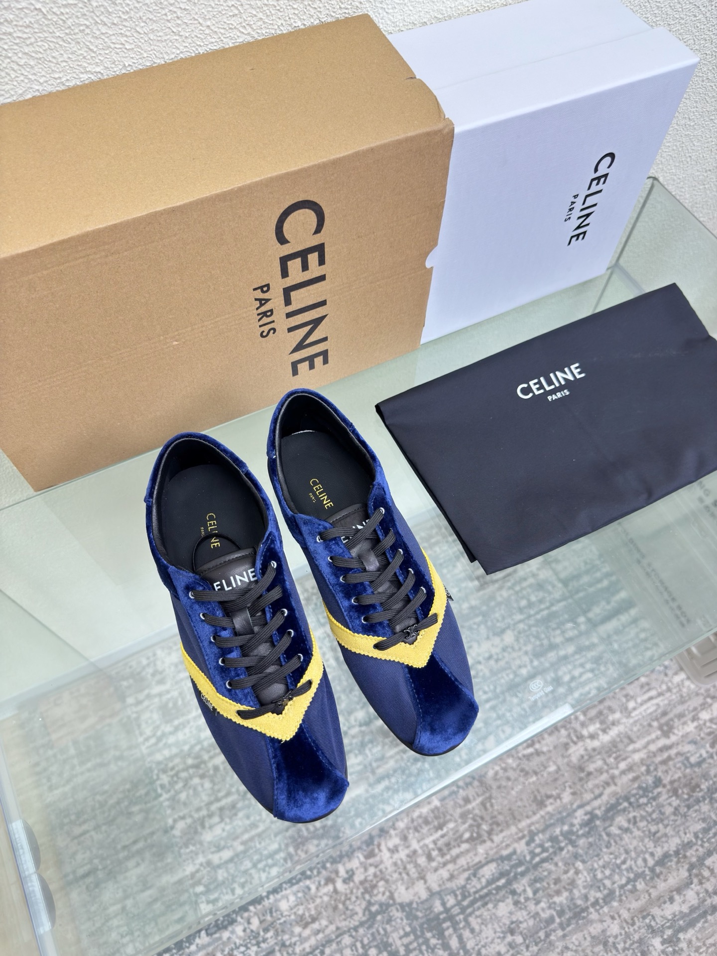 NO:750571,CELINE spring sports shoes Arc de Triomphe series dark blue family element design logo lambskin material Arc de Triomphe logo lining lambskin for feet, full of three-dimensional sense, benchmarking and versioning, comfortable and high-end lambskin for feet, original design, midsole is consistent with the original version, shaped midsole, consistent with the original version, molded logo outsole, clear, three-dimensional, focus on small details, consistent with the original fabric, equipped with original packaging 35 36 37 38 39  40 40 size customization, super beautiful, super age-reducing, casual shoes/sports shoes, celine, sneakers, sheepskin19860909CELINE 春款 运动鞋 凯旋门系列   深蓝色 家族元素设计 logo  小羊皮材质 凯旋门logo  内里 垫脚小羊皮  立体感十足 对标对版  舒适高端   垫脚 小羊皮  原版设计 中底选用原版一致 定型中底  原版一致 成型logo大底 清晰 立体  小细节见大专注  原版一致面料  配置原版包装  35 36 37 38 39 40  40 码定制 超级美 超级减龄,休闲鞋/运动鞋,celine,sneakers,sheepskin,Women's Shoes