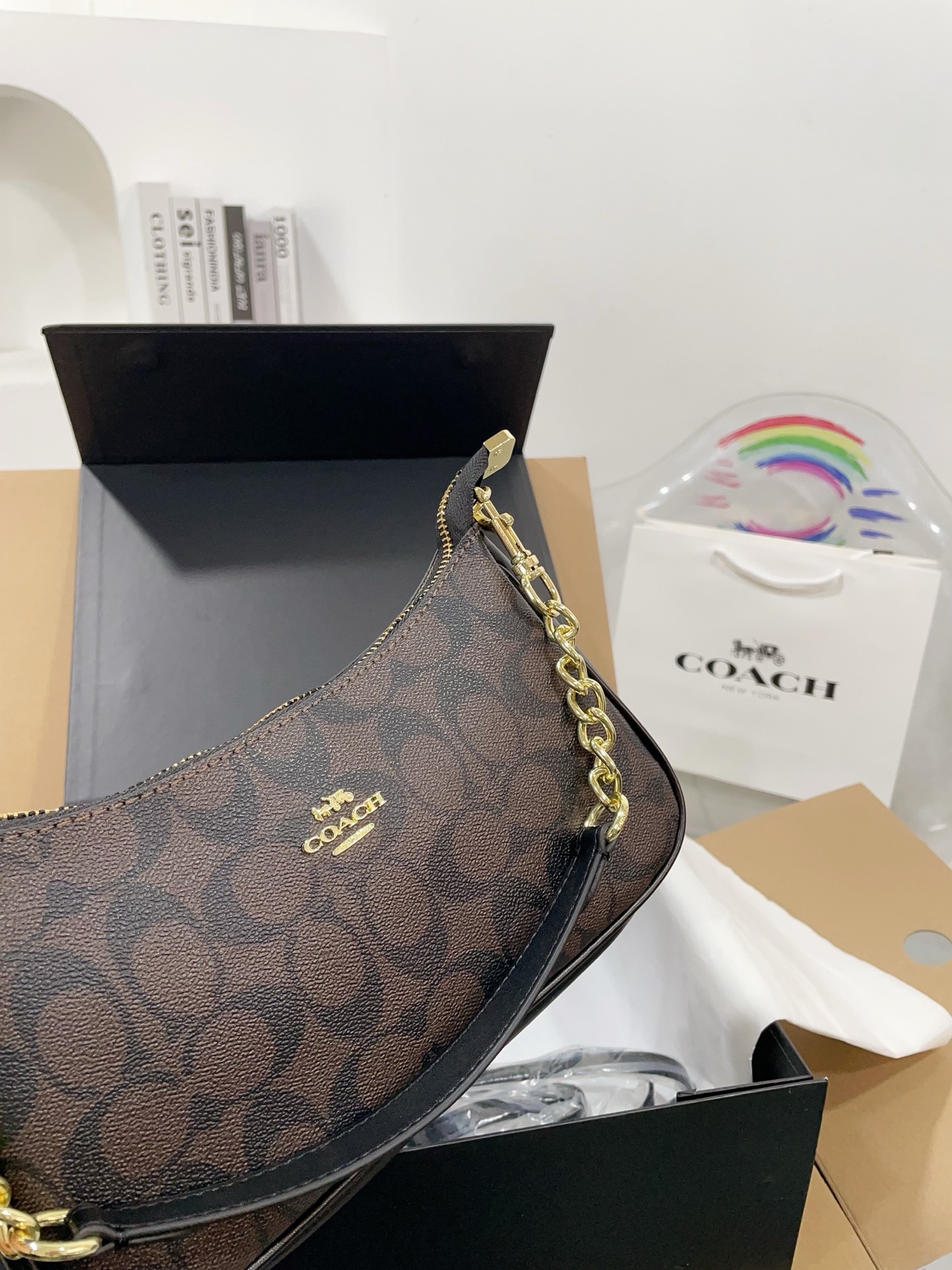 Alternative view of Shoulder Bag 09944