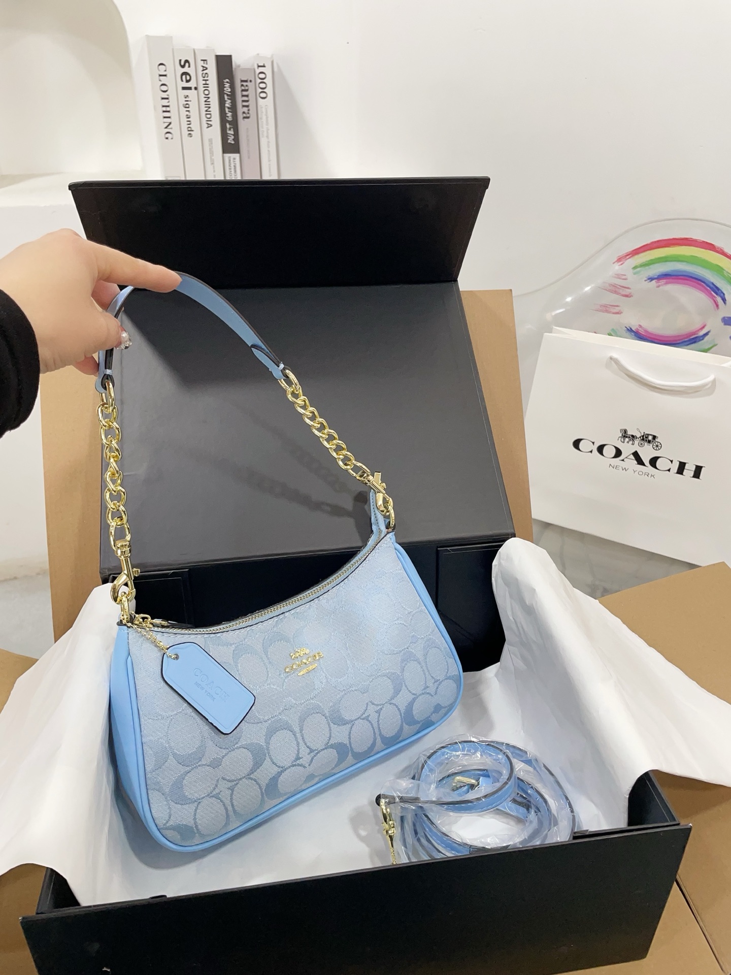 Alternative view of Shoulder Bag 09943
