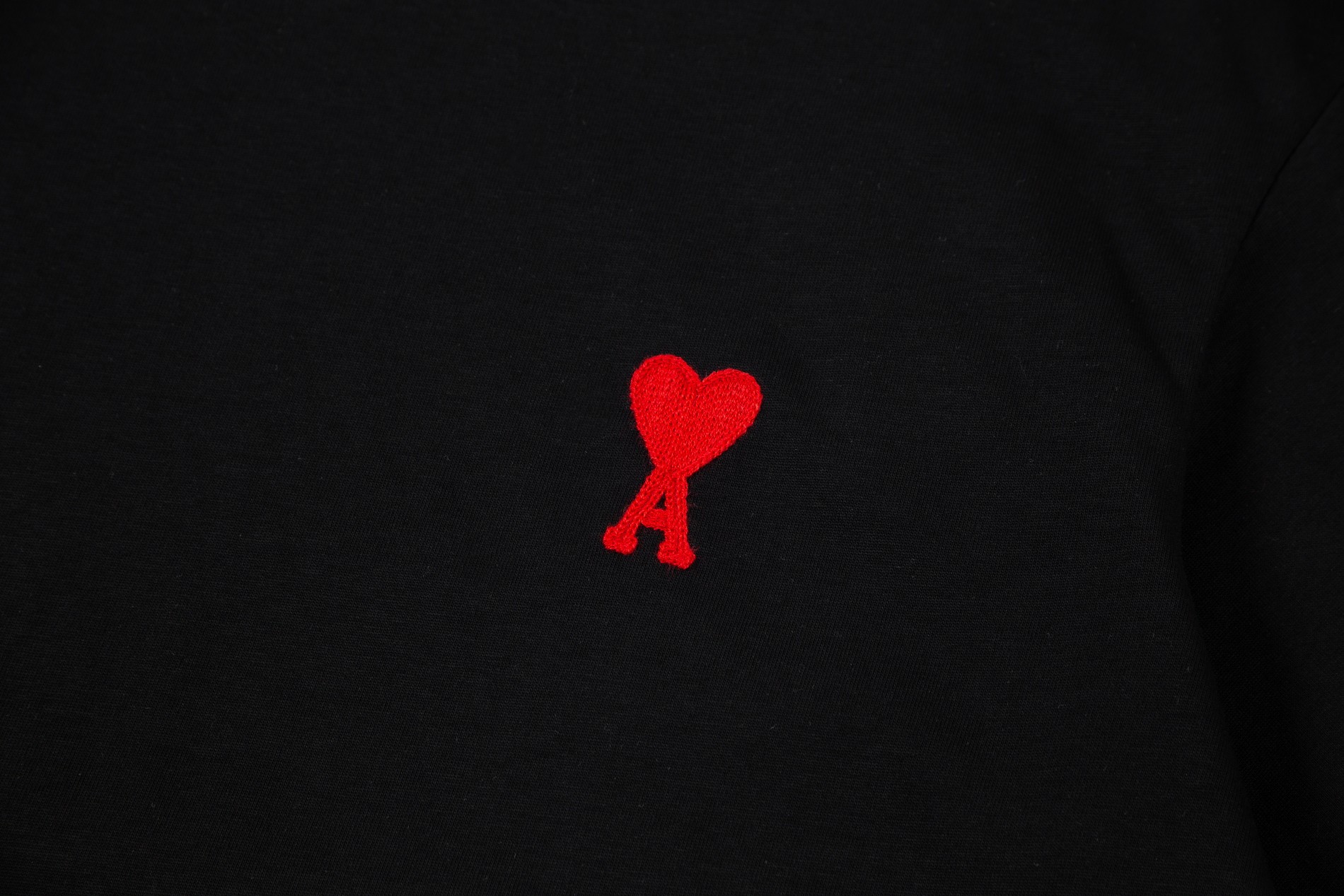 High-End Women’s Suit Collection with New High-Quality T-Shirts in Various Colors - 图片 3