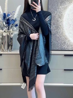 Fendi 7 Star Scarf Shawl Black Wool Fall Collection