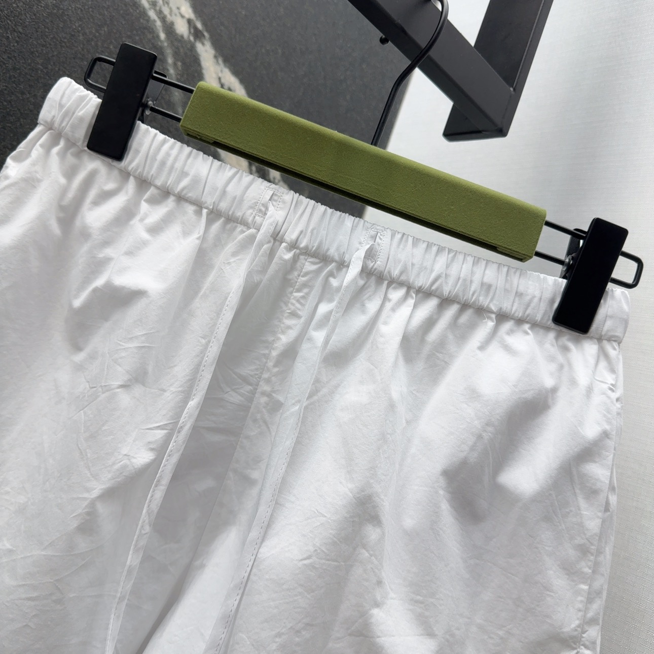 “Versatile Embroidered Shorts for Early Autumn: P644 G25SS Fashion Review” - 图片 3