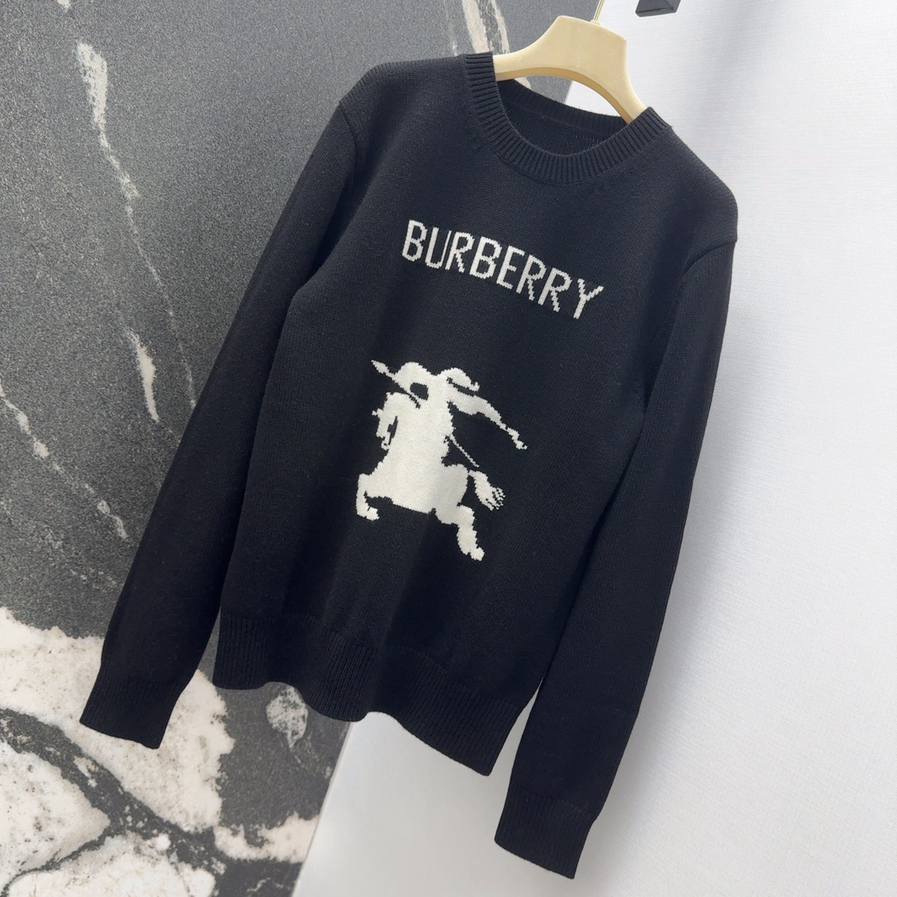 “Classic and Durable Feminine Outfits for Fall: P552 Bur 25SS Collection Overview” - 图片 2
