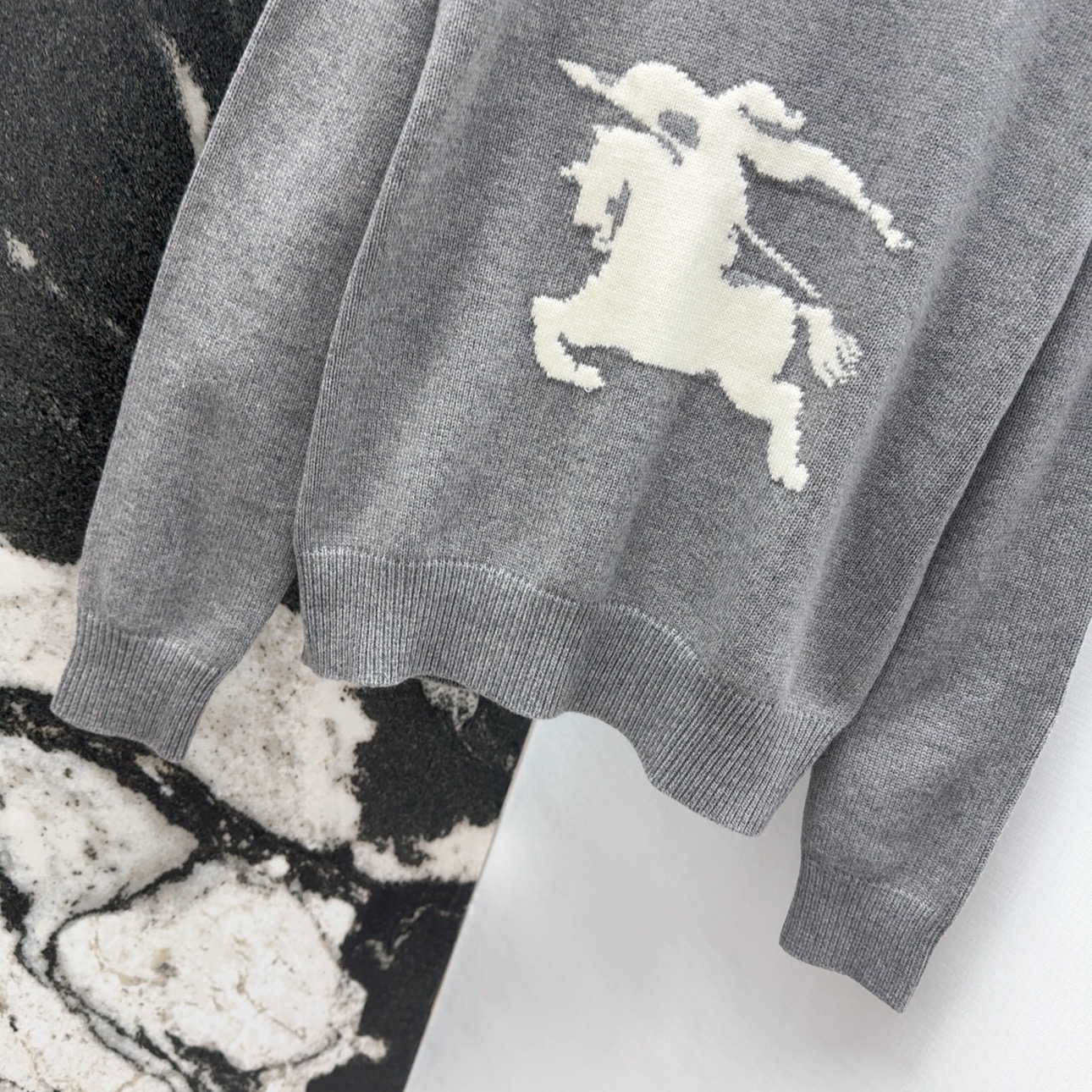 “Classic and Durable Feminine Outfits: P552’s Bur 25SS Fall Collection Highlights” - 图片 7