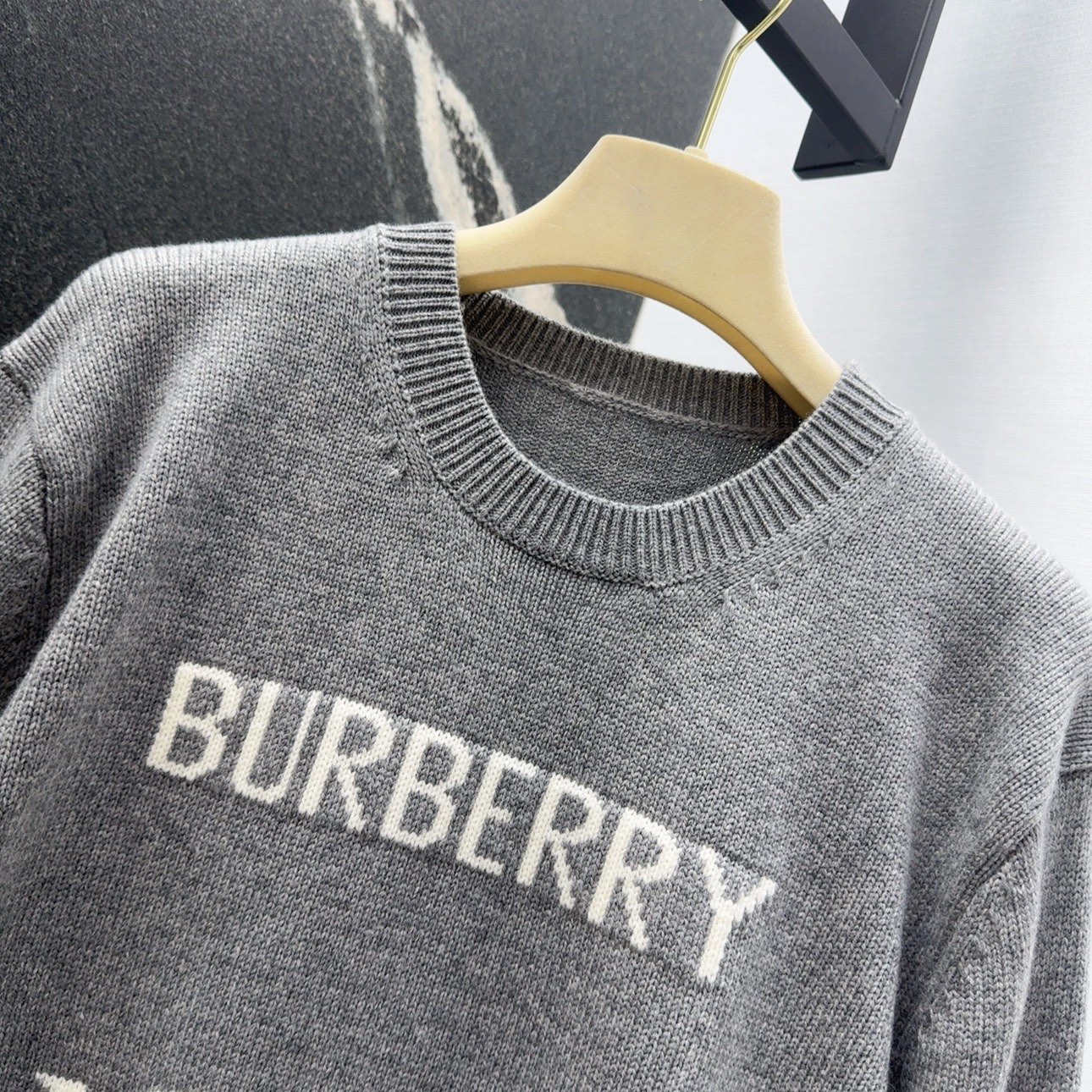 “Classic and Durable Feminine Outfits: P552’s Bur 25SS Fall Collection Highlights” - 图片 4