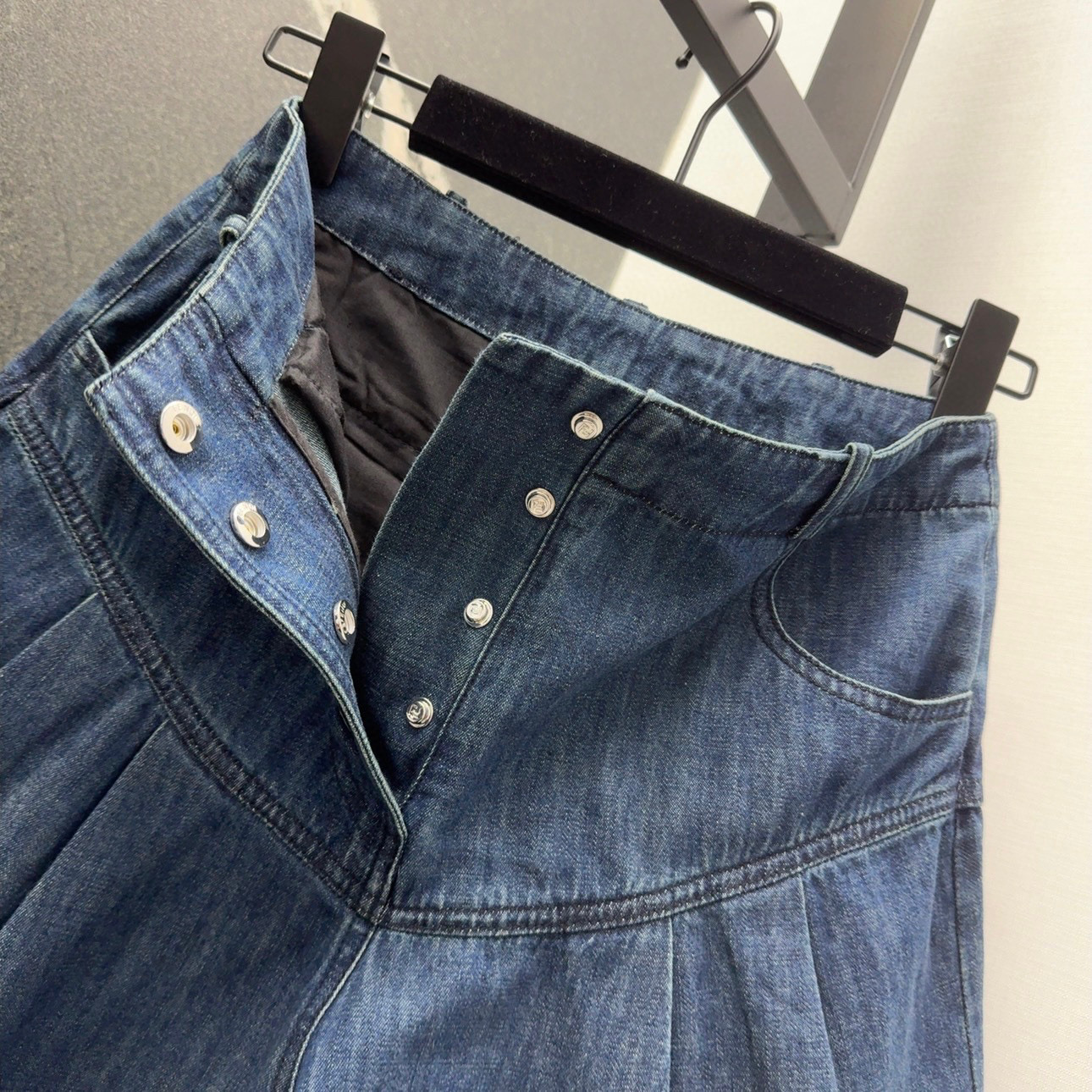 Stylish Retro Cowgirl Outfit Collection by Mordon: Custom Jeans, High-Down Skirts, Collide Collar. - 图片 6
