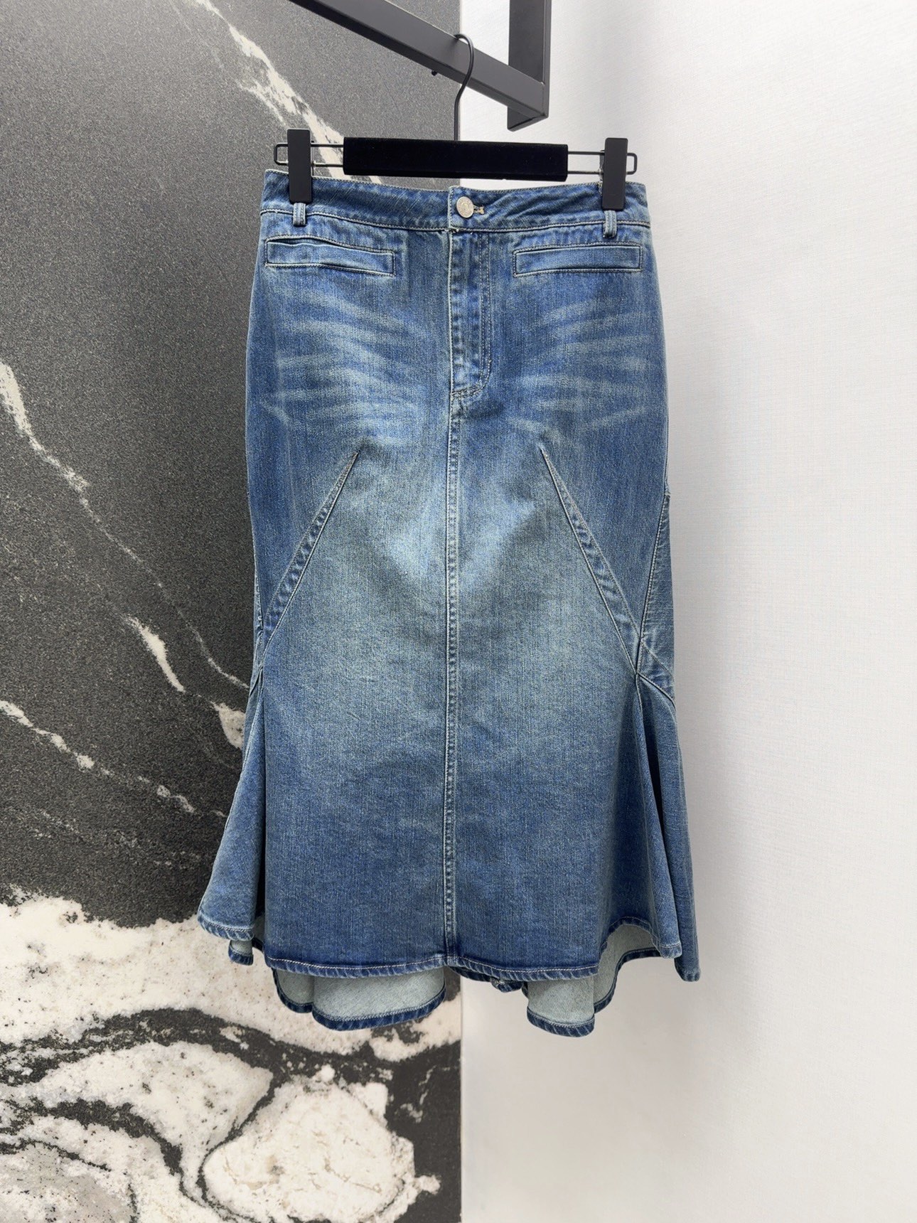 “Retro Cowfish Half-Dress: Stylish, High-Butt-Ass Hips Design with Unique Blue-Stone-Washed Cowboy Face” - 图片 1