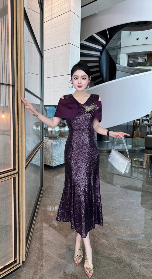 Elegant Sequin Mermaid Dress with Shoulder Detail - Luxurious and Chic 1 Elegant Sequin Mermaid Dress with Shoulder Detail - Luxurious and Chic