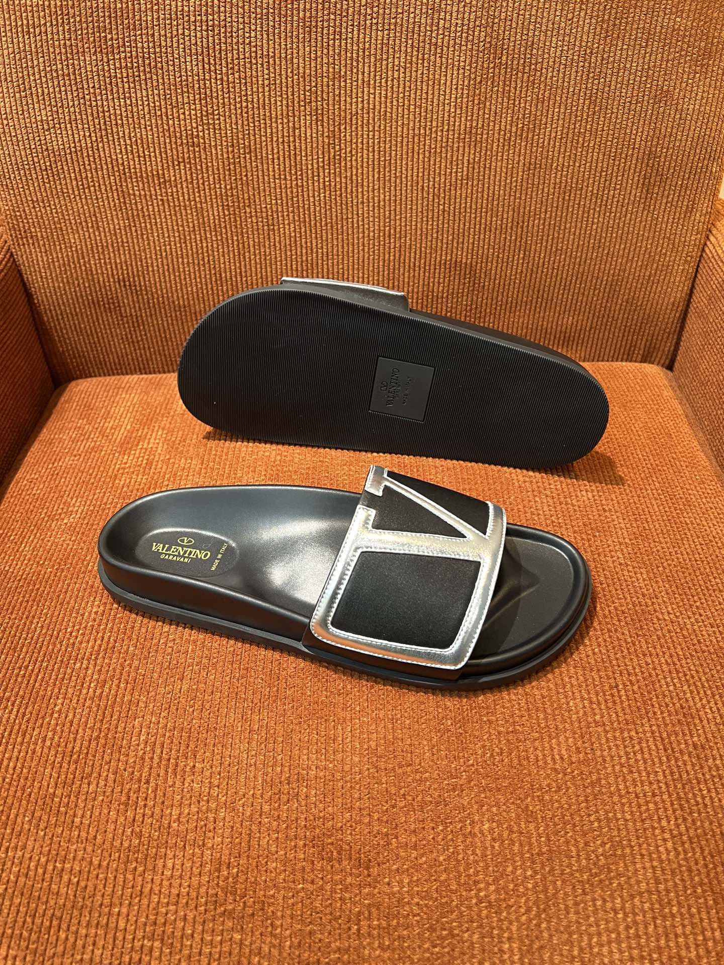 Valentino Garavani Men's Leather Sandals Slides with V Logo, Summer Style 4 i1745049684463 4781 0 2