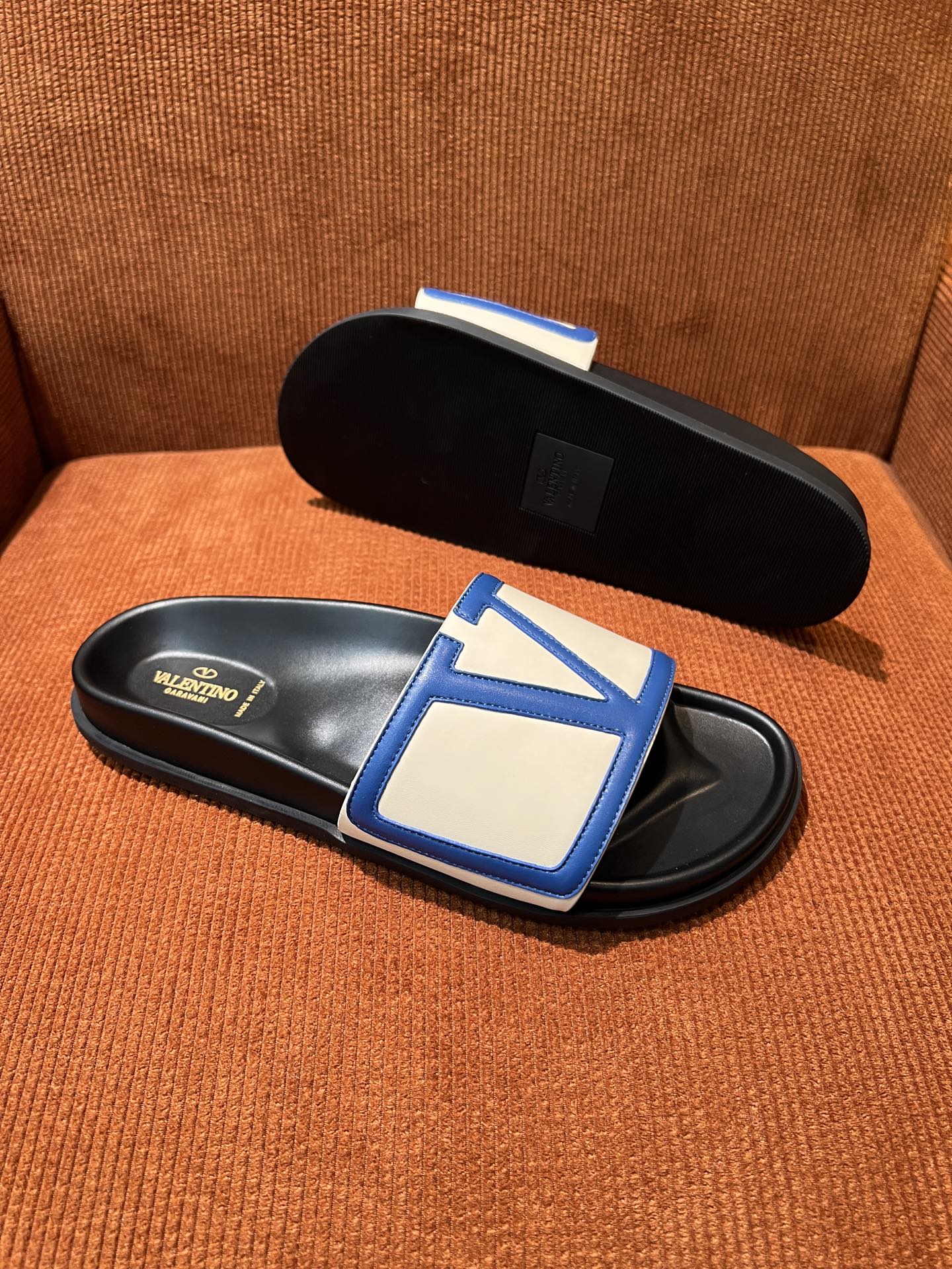 Valentino Garavani Men's Leather Slides - Comfortable & Stylish Summer Footwear 4 i1745049753335 1128 0 2