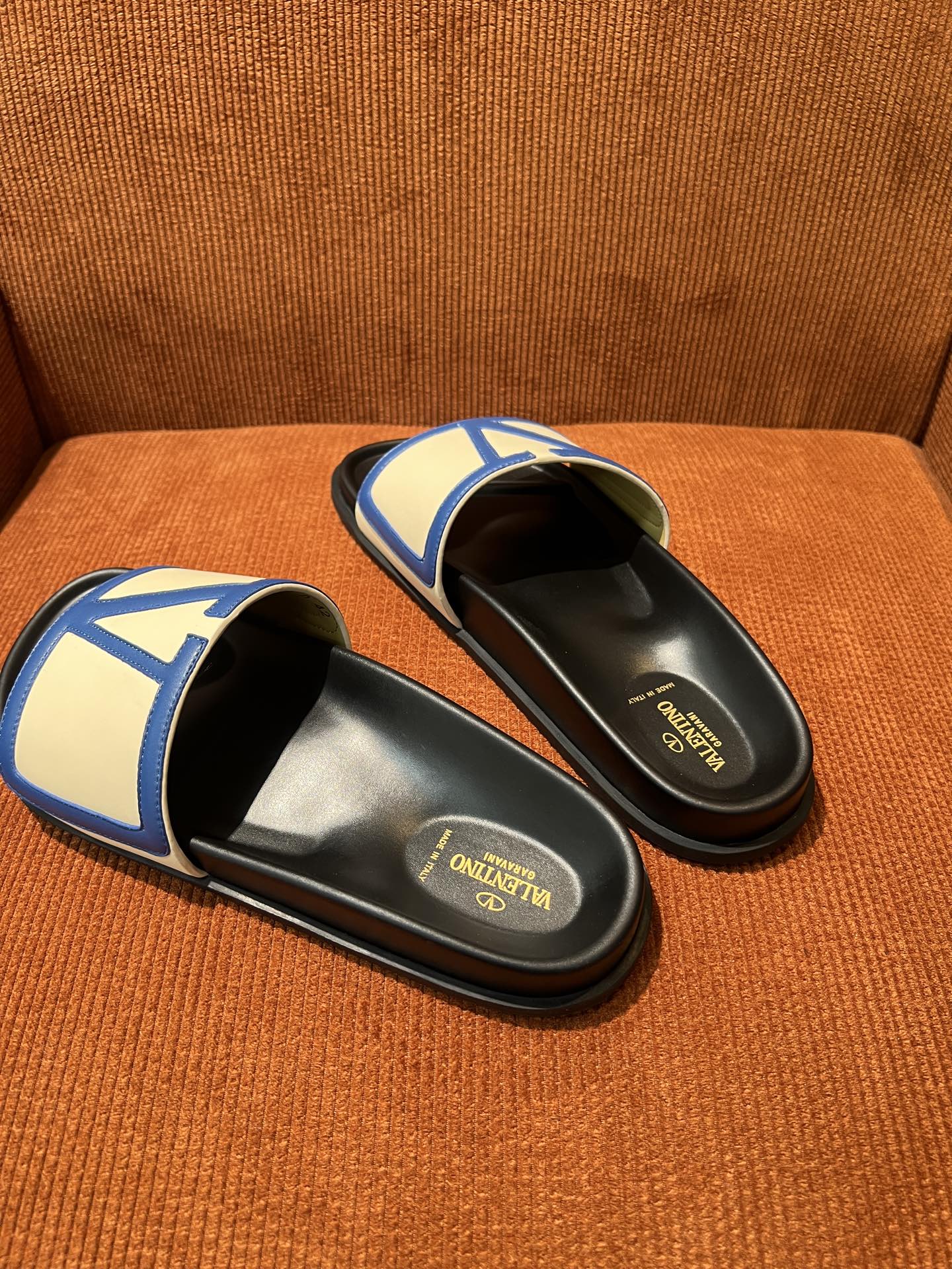 Valentino Garavani Men's Leather Slides - Comfortable & Stylish Summer Footwear 3 i1745049753337 7396 0 1