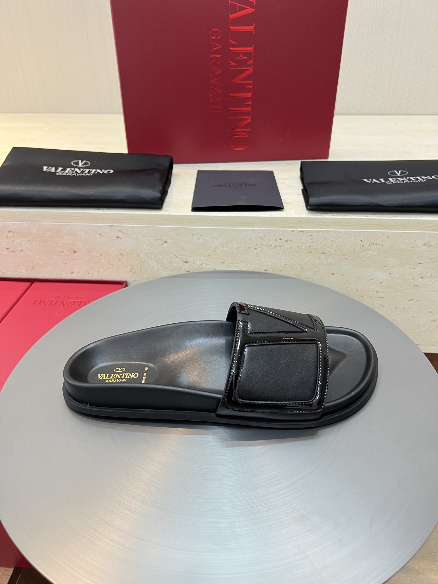 Valentino Garavani Men's Leather Sandals Luxury Summer Slides 7 i1745049784599 4173 0 5