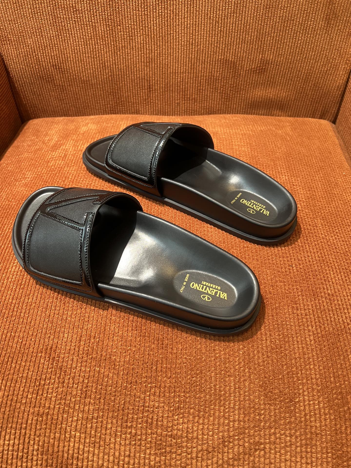 Valentino Garavani Men's Leather Sandals Luxury Summer Slides 5 i1745049784946 8208 0 3