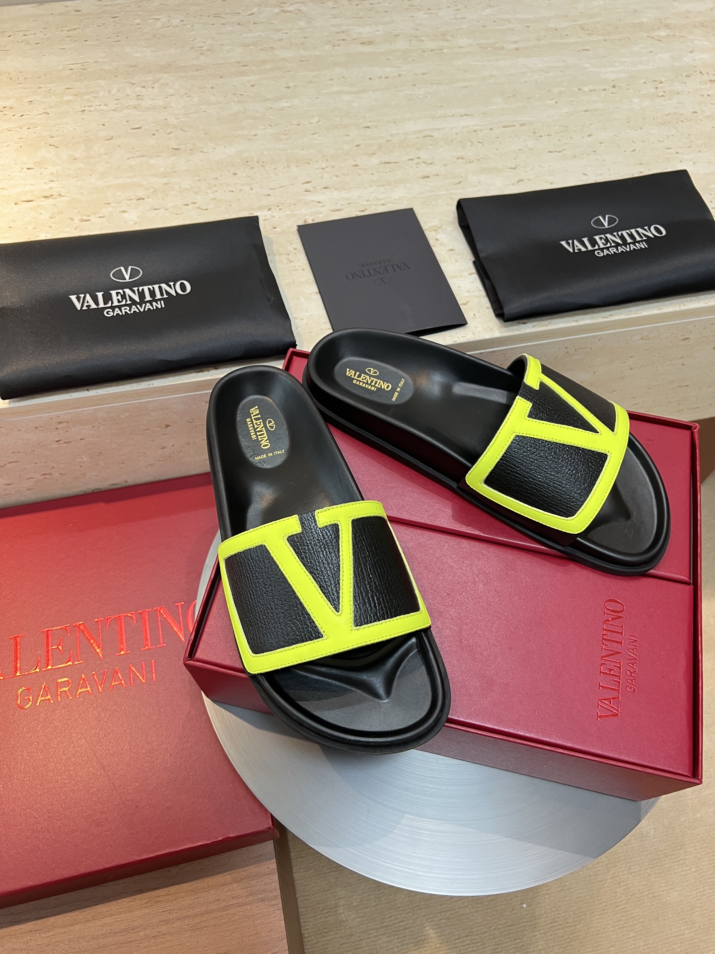 Valentino Garavani Men's Leather Slides with V Logo - Summer Essential 2 i1745049808526 1781 0 0