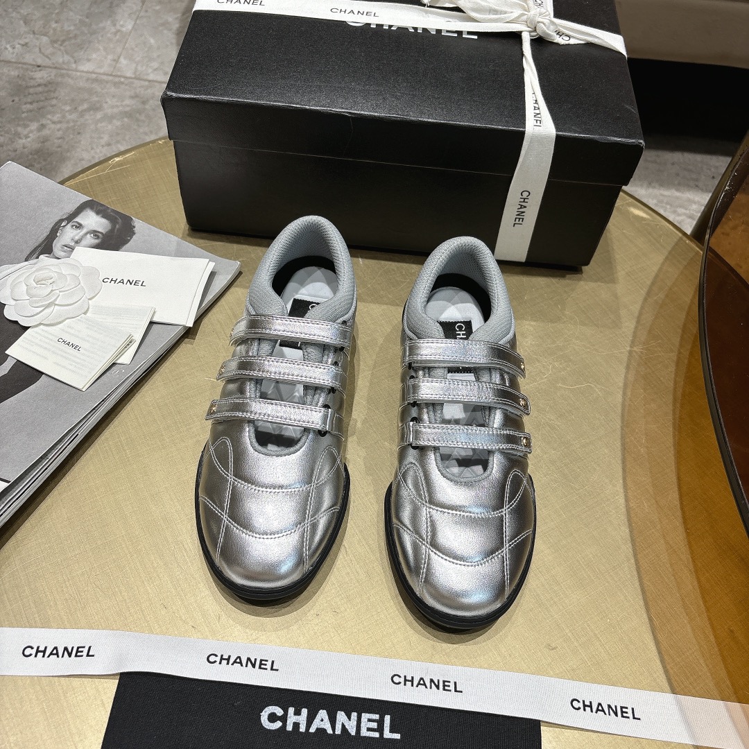 NO:483917,. Ch@nel Ballet Mary Jane Casual Sports Shoes Baseball Shoes Fabric: Original custom imported lambskin Customized breathable net Sole original mold-open anti-slip TPU material Size: Women's model 35-40 Color three colors Black white silver, casual shoes/sports shoes, mary jane, sneakers, sheepskin19860909. Ch@nel 芭蕾舞 玛丽珍 休闲 运动鞋 棒球鞋 面料:原版定制进口小羊皮 内里定制透气网里 鞋底原版开模防滑TPU材质 Size : 女款35-40 颜色三色 黑 白 银,休闲鞋/运动鞋,mary jane,sneakers,sheepskin,Women's Shoes