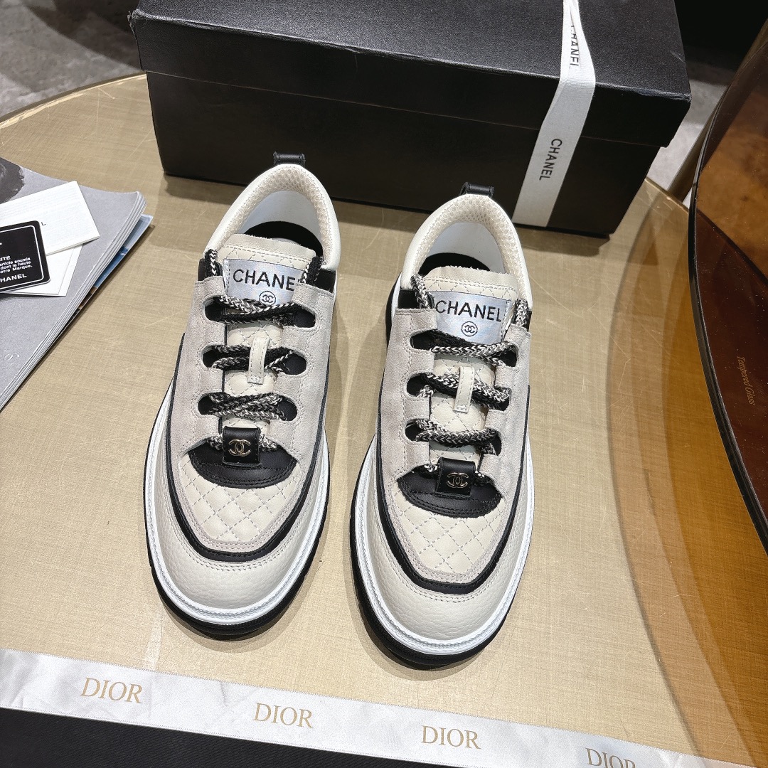 NO:483910,Ch@nel Xiangjia 25C show model 1:1 original development Panda casual shoes, board shoes, British style leather shoes, new season hot products, versatile artifact Fabric: imported top layer cowhide + cow velvet inner imported mesh breathable inner sole original molded Tpr sole Size: Women's model 35-41 Two colors, casual shoes/sports shoes, chanel, sneakers, cowhide19860909Ch@nel 香家 25C秀款 1:1原版开发 熊猫休闲鞋 板鞋 英伦风小皮鞋 新季爆款 百搭神器 面料: 进口头层牛皮+牛绒 内里进口网状透气内里 鞋底原版开模Tpr底 Size : 女款35-41 颜色两色,休闲鞋/运动鞋,chanel,sneakers,cowhide,Women's Shoes