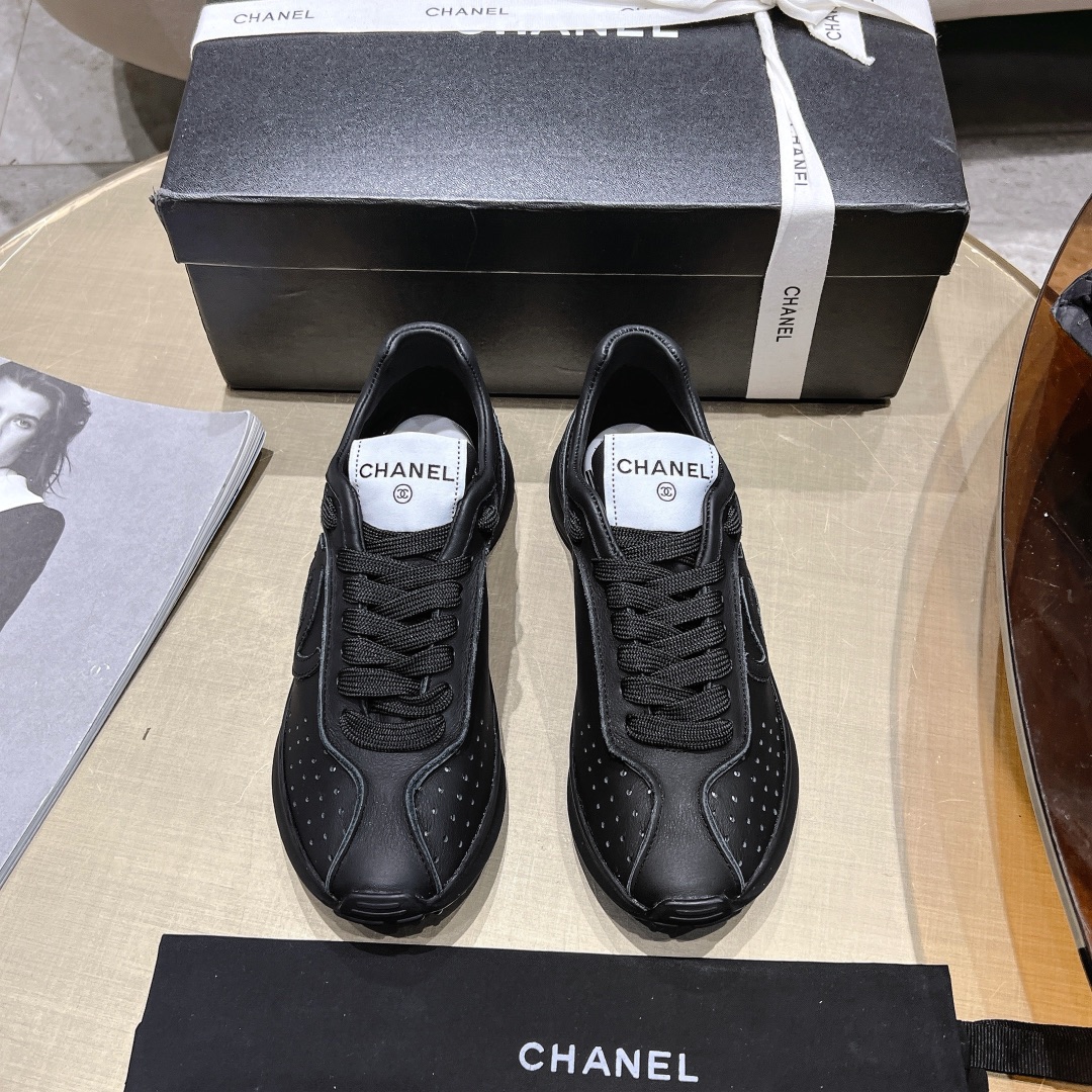 NO:483905,Ch@nel Xiangjia 25C big logo 1:1 original development Old new materials Casual sports Breathable casual casual shoes New season hot products All-match artifact Fabric: Imported top layer soft cowhide Inner imported mesh breathable inner sole ultralight rubber foam sole Size: Women's model 35-41 Color 4 colors Black and white No inner gold and silver mesh inner, casual shoes/sports shoes, chanel, sneakers, cowhide19860909Ch@nel 香家 25C 大logo 1:1原版开发 老款新材料 休闲运动 透气休闲板鞋 新季爆款 百搭神器 面料: 进口头层软牛皮 内里进口网状透气内里 鞋底超轻橡胶发泡底 Size : 女款35-41 颜色4色 黑色白色无内里  金色银色网内里,休闲鞋/运动鞋,chanel,sneakers,cowhide,Women's Shoes