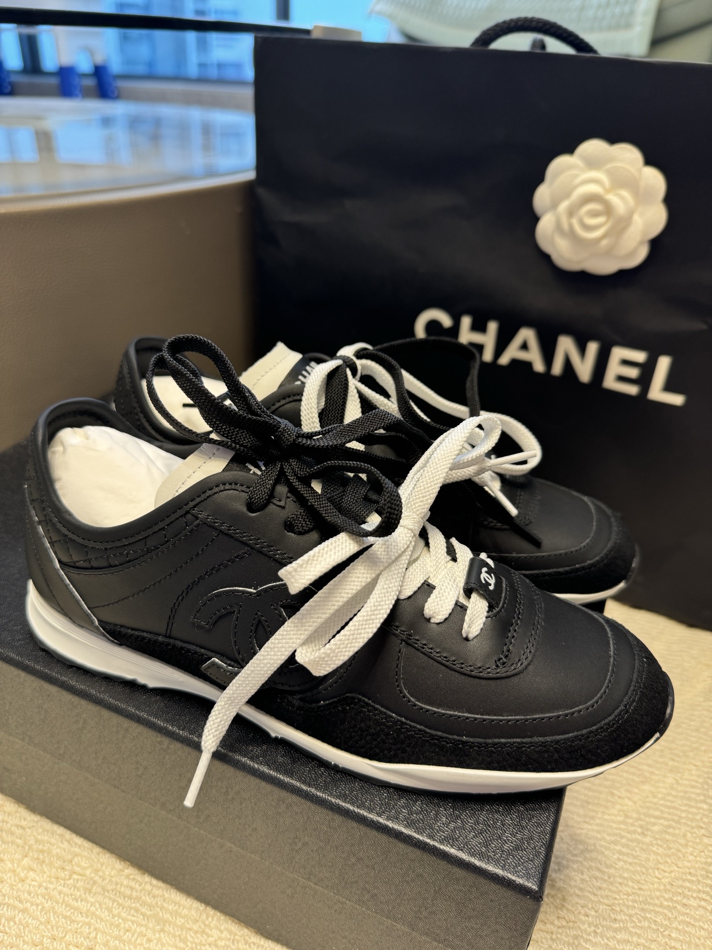 NO:483900,Chanel 25p spring and summer diamond pattern forrest Gump shoes German training shoes white shoes New season hot products versatile artifact Fabric: imported top layer soft cowhide Inner: imported sheepskin inner sole ultra light rubber foam sole Size: Women's model 35-40 (41 custom made) Color 2 colors, casual shoes/sports shoes, chanel, sneakers, cowhide, sheepskin19860909Chanel 25p春夏 菱形纹阿甘鞋 德训鞋 小白鞋 新季爆款 百搭神器 面料: 进口头层软牛皮 内里:进口羊皮内里 鞋底超轻橡胶发泡底 Size : 女款35-40（41定做） 颜色2色出,休闲鞋/运动鞋,chanel,sneakers,cowhide,sheepskin,Women's Shoes