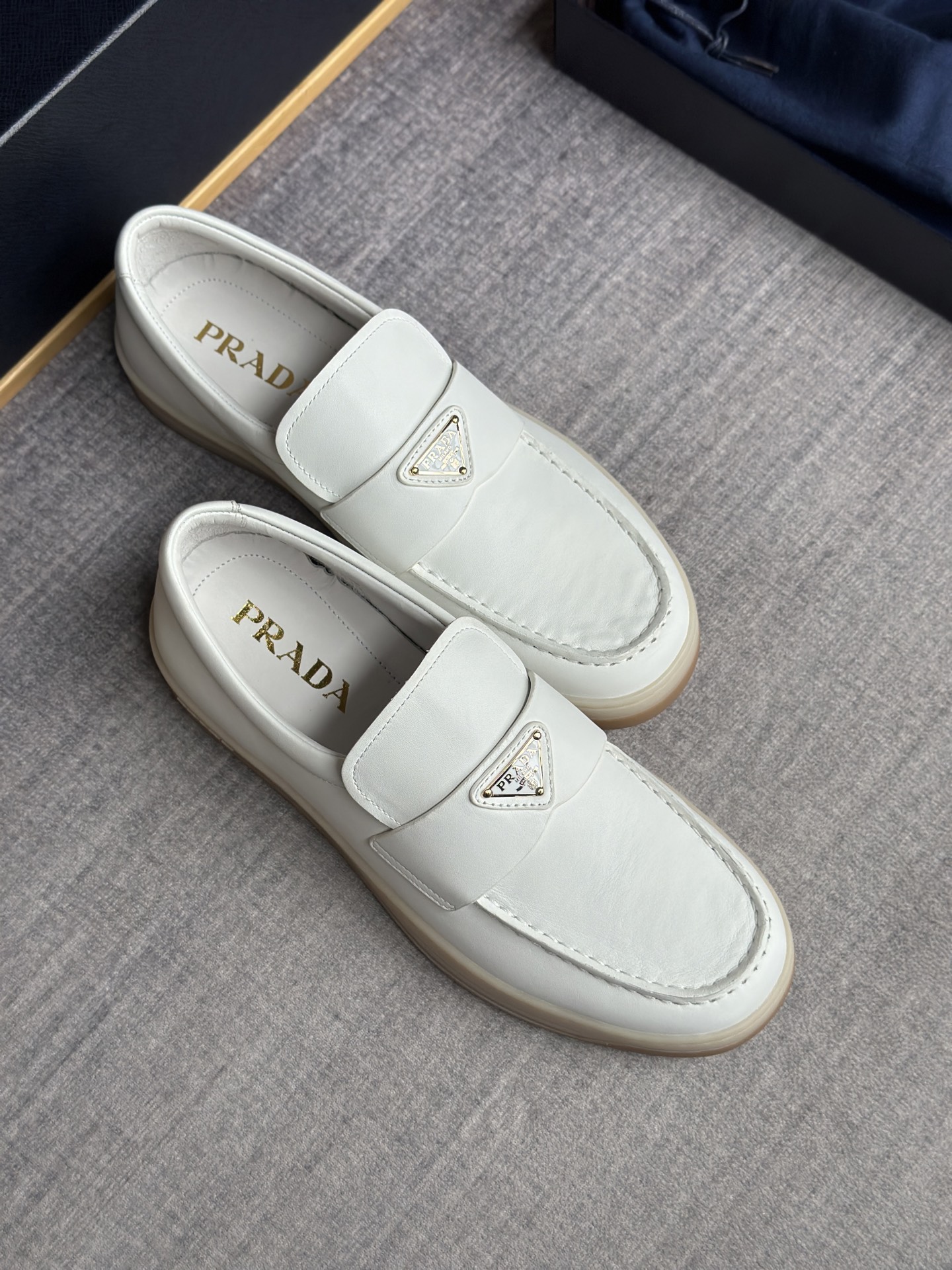 NO:589150,White,19860909白色,,Men's shoes