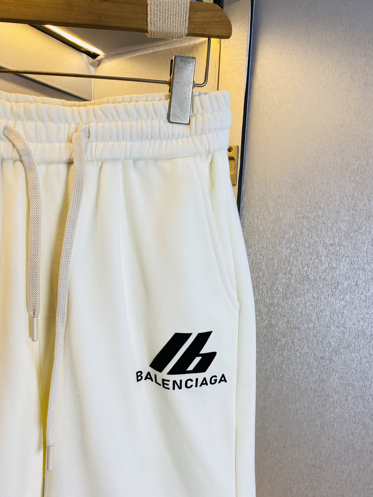 情侣款胖子福音220斤可穿巴黎世家Balenciaga重磅推荐！2024春夏必备专柜系列最新款短裤沙滩裤