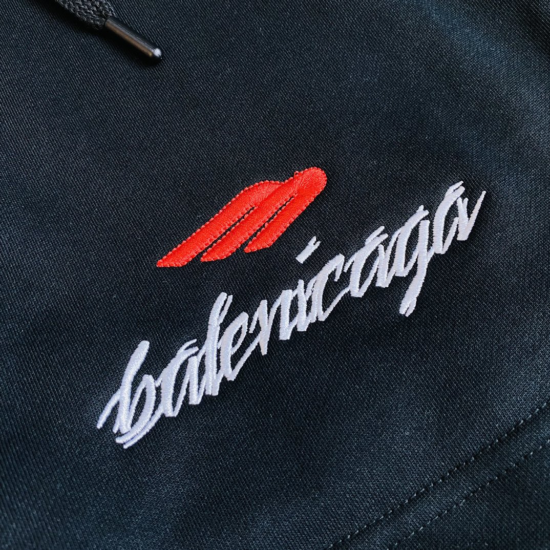 情侣款胖子福音220斤可穿巴黎世家Balenciaga重磅推荐！2024春夏必备专柜系列最新款短裤沙滩裤