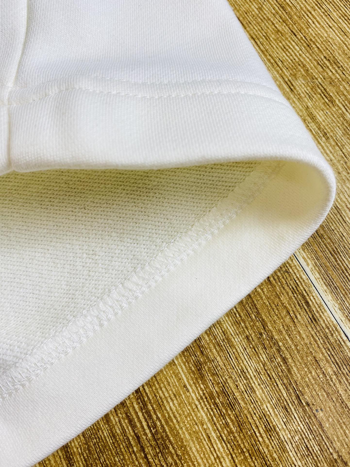   P250 情侣款🔥胖子福音 220斤可穿 ❤巴黎世家Balenciaga 重磅推荐！2025春夏必备专柜系列最新款短裤沙滩裤五分裤休闲裤🏖高端订制原版五金 上身效果超正，腿部线条完全得到彰显，全客供进口速干面料 纹理 紧致细腻，上身非常舒适有型，而且极为实穿百搭，非常值得入手！老客户必收推荐！ 码数:M-4XL