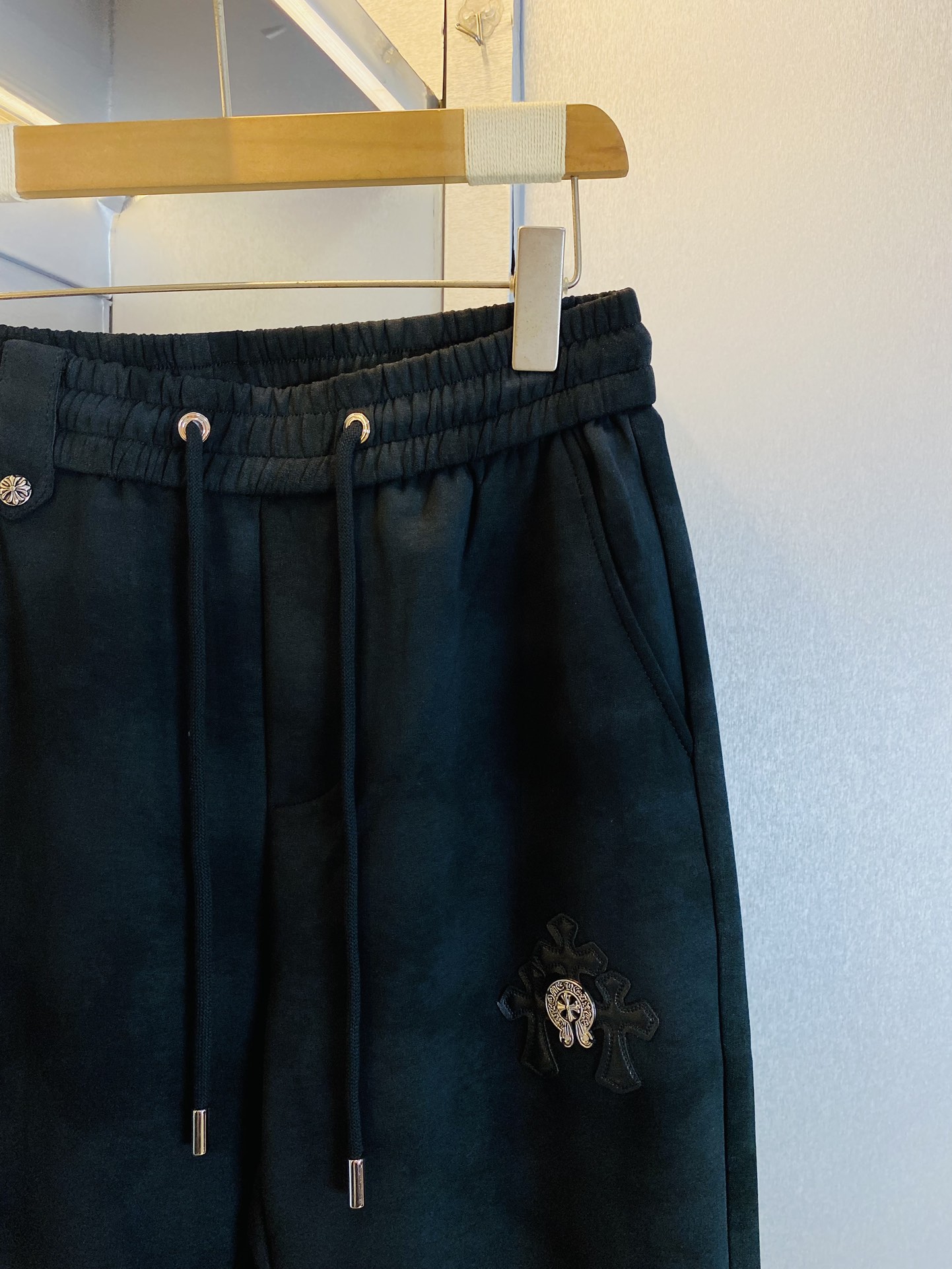 ！  官网原单货 可穿200斤🔥克罗心ChromeHearts 简约时尚 秋冬款休闲裤长裤👖身穿着非常舒