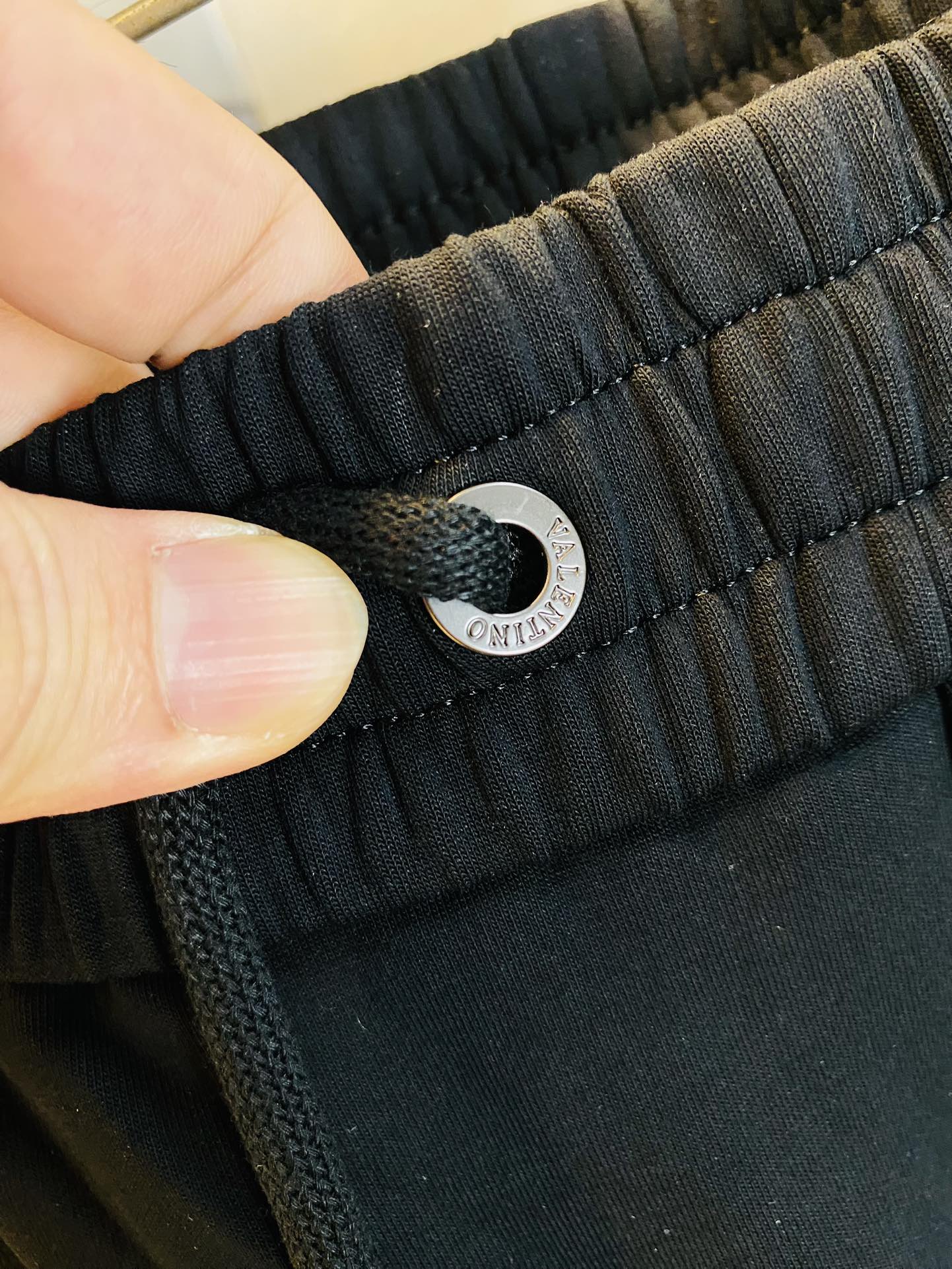 ！  官网原单货 可穿200斤🔥华伦天奴Valentino 简约时尚 秋冬款休闲裤长裤👖身穿着非常舒适 
