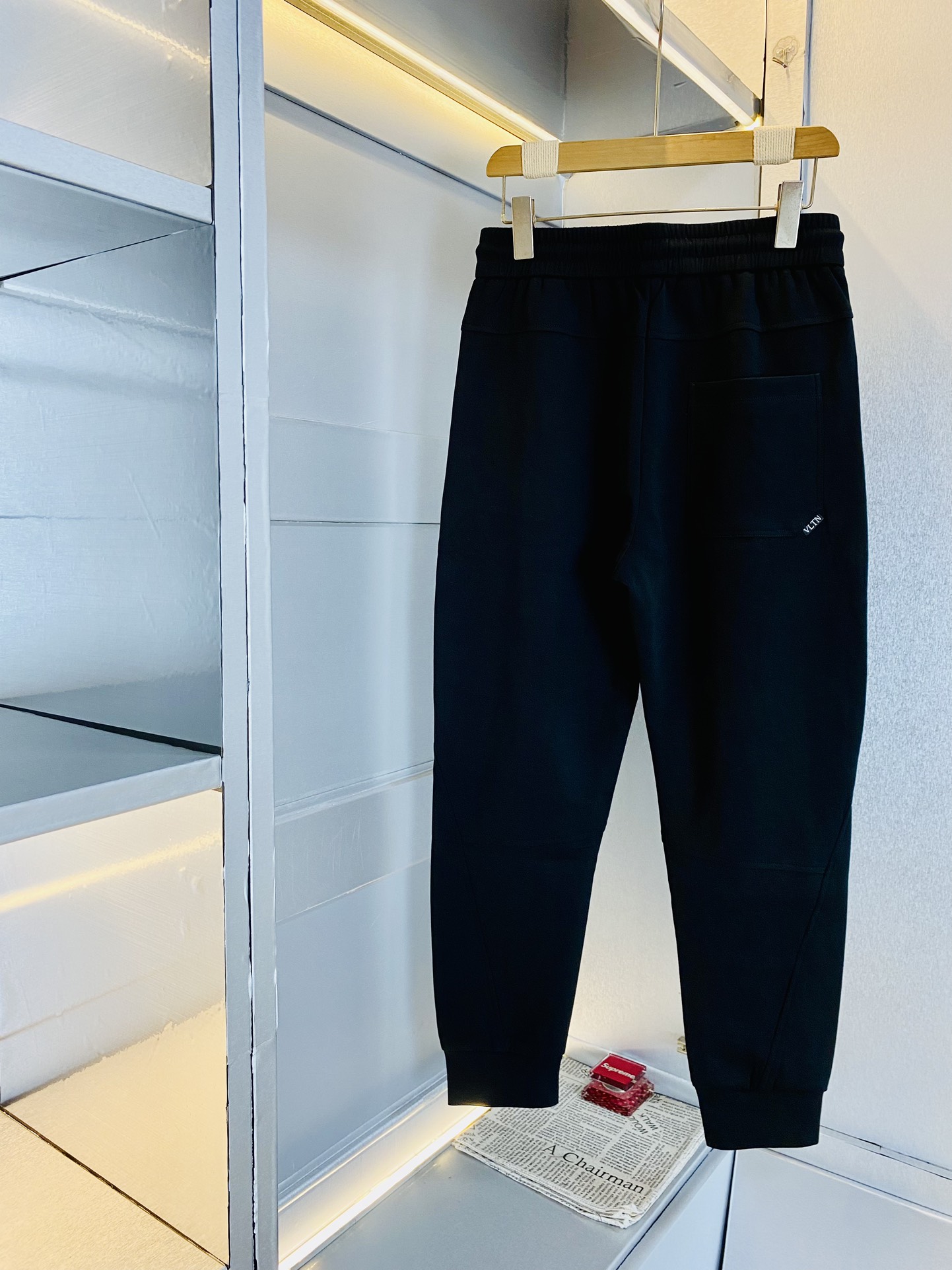 ！  官网原单货 可穿200斤🔥华伦天奴Valentino 简约时尚 秋冬款休闲裤长裤👖身穿着非常舒适 