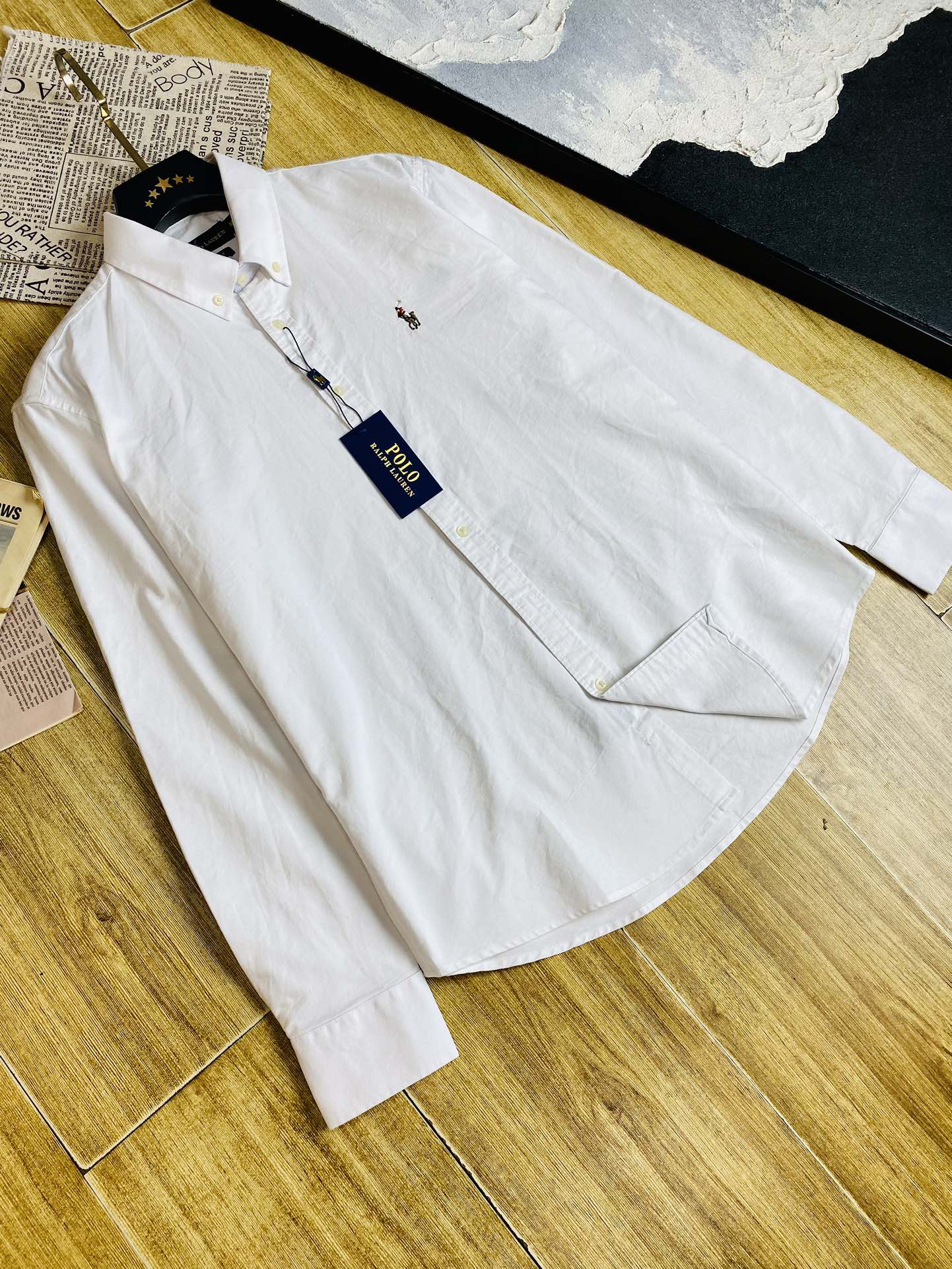 NO:424593,Three-standard official website model, can wear 220 catties Paul POLO Original quality with original wash mark Latest long-sleeved shirt Selected counter custom top-grade long-sleeved shirt Imported Oxford fabric Original logo customization All details are perfect 1 to 1 replica Restore the authenticity 100% original hardware High-end custom auxiliary materials Original factory original mark The wash mark has a great effect on the upper body M-3XL (175-catties M), Shirts,alexander wang19860909三标齐全官网款 可穿220斤 保罗POLO 原单品质 带原版洗水唛 最新款长袖衬衫 精选专柜订制顶级长袖衬衣进口牛津布面料 纽扣原Logo定制 所有细节做工完美1比1复刻 还原正品百分百 原版五金 高端订制辅料 原厂原标 洗水唛上身效果超赞 码数偏大 M-3XL（175-斤穿M）,,shirts,alexander wang,Men's clothing