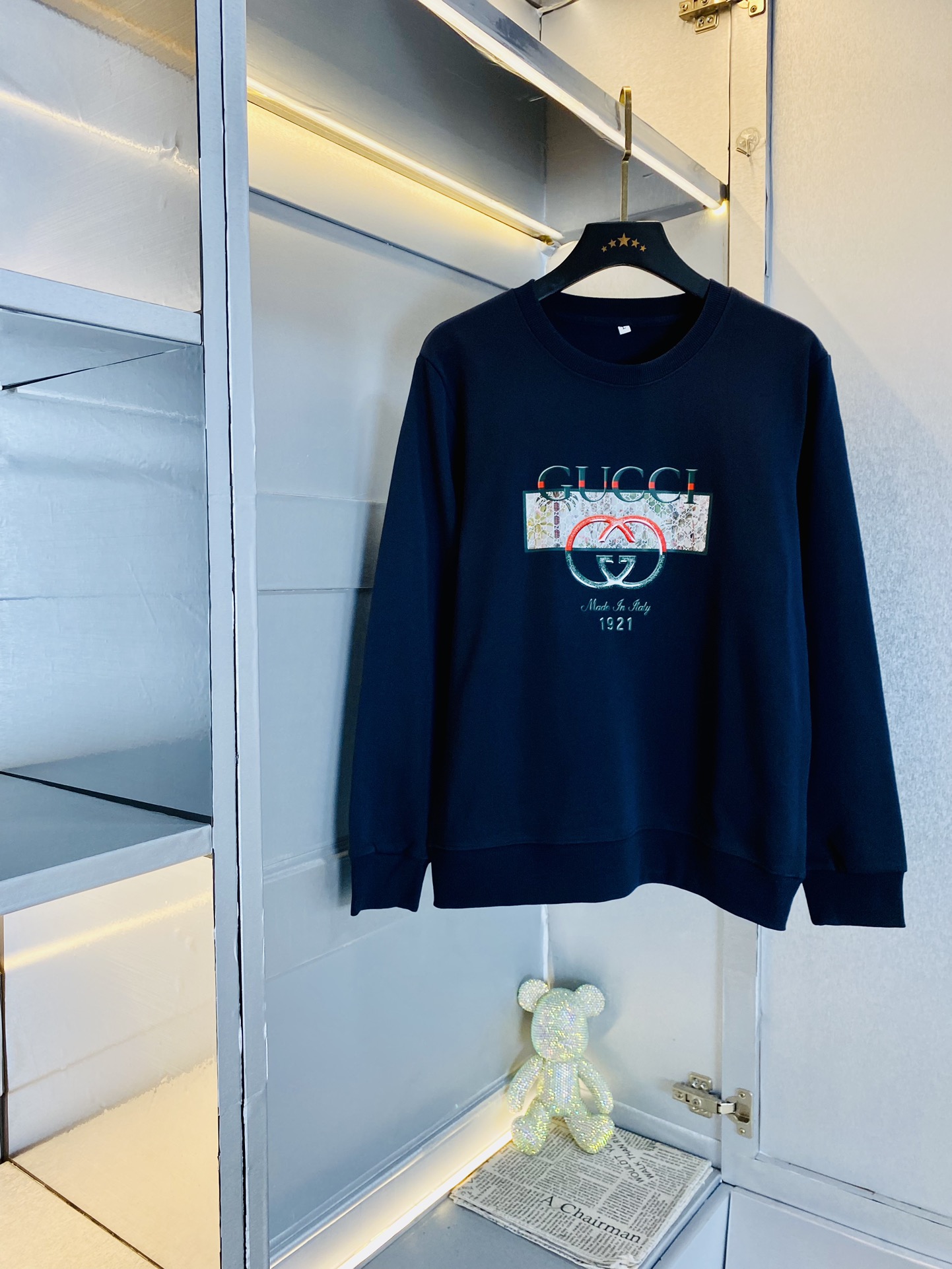 NO:610981,Double mercerized cotton!  The official website model can be worn by fat people weighing 200 pounds. Gucci. Original quality. The mercerized cotton inside is not terry. Complete with three standards. The latest 2025 clothes, men's sweatshirts and T-shirts. Selected counters to customize top-grade double mercerized cotton imported fabrics. All details are perfectly made and reproduced 1:1. Restore to 100% authentic. Original hardware. High-end customized accessories. Original factory original labels. The upper body effect is great!  Size: M-4XL,,gucci,hoodie,sweatshirts,tees,t-shirt,alexander wang19860909双丝光棉！ 官网款可穿200斤胖子福音 古奇gucci 原单品质 内里丝光棉不是毛圈 三标齐全 2025最新款 衣服男装卫衣T恤 精选专柜订制顶级双丝光棉进口面料 所有细节做工完美1比1复刻 还原正品百分百 原版五金 高端订制辅料 原厂原标 上身效果超赞！码数:M-4XL,,gucci,hoodie,sweatshirts,tees，t-shirt,alexander wang,Men's clothing