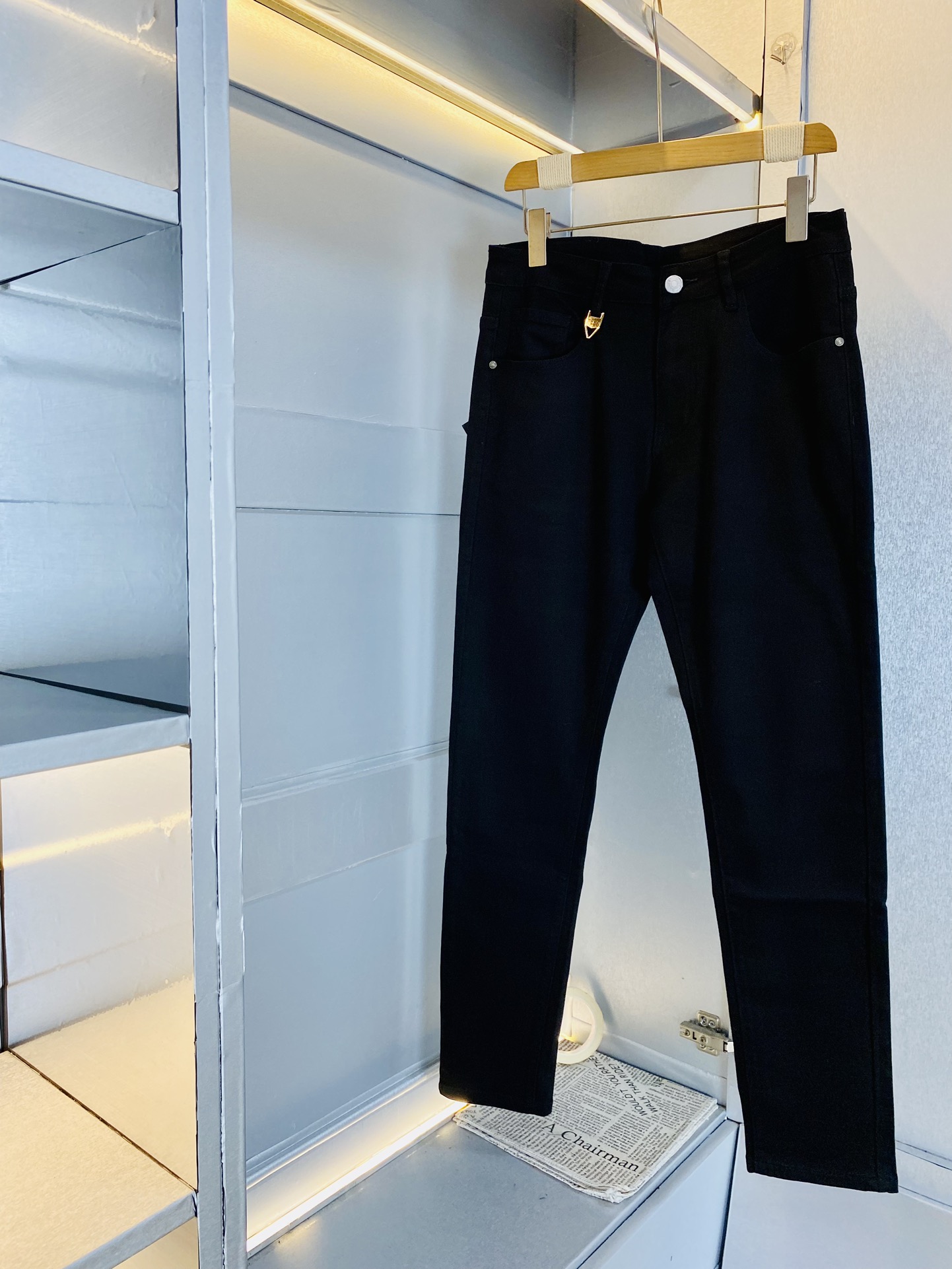 NO:130983,Original single product, 200 catties Prada Prada 2025 autumn and autumn new counters are available at the same time, fashionable casual pants and elastic jeans, imported original fabric, comfortable and breathable upper body, top craft hardware accessories. Very high-end, super positive style, fashionable and stylish upper body!  A must-have item in the closet!  Size 29-38, prada, prada, jeans, alexander wang19860909原单货 可穿200斤普拉达Prada 2025秋季秋款新款专柜同步有售,时尚休闲裤弹力牛仔裤,进口原版面料,上身舒适透气,顶级工艺五金配饰.档次极高,版型超正,上身时尚有型！衣橱必备单品！尺码29-38,,prada,prada,jeans,alexander wang,Men's clothing