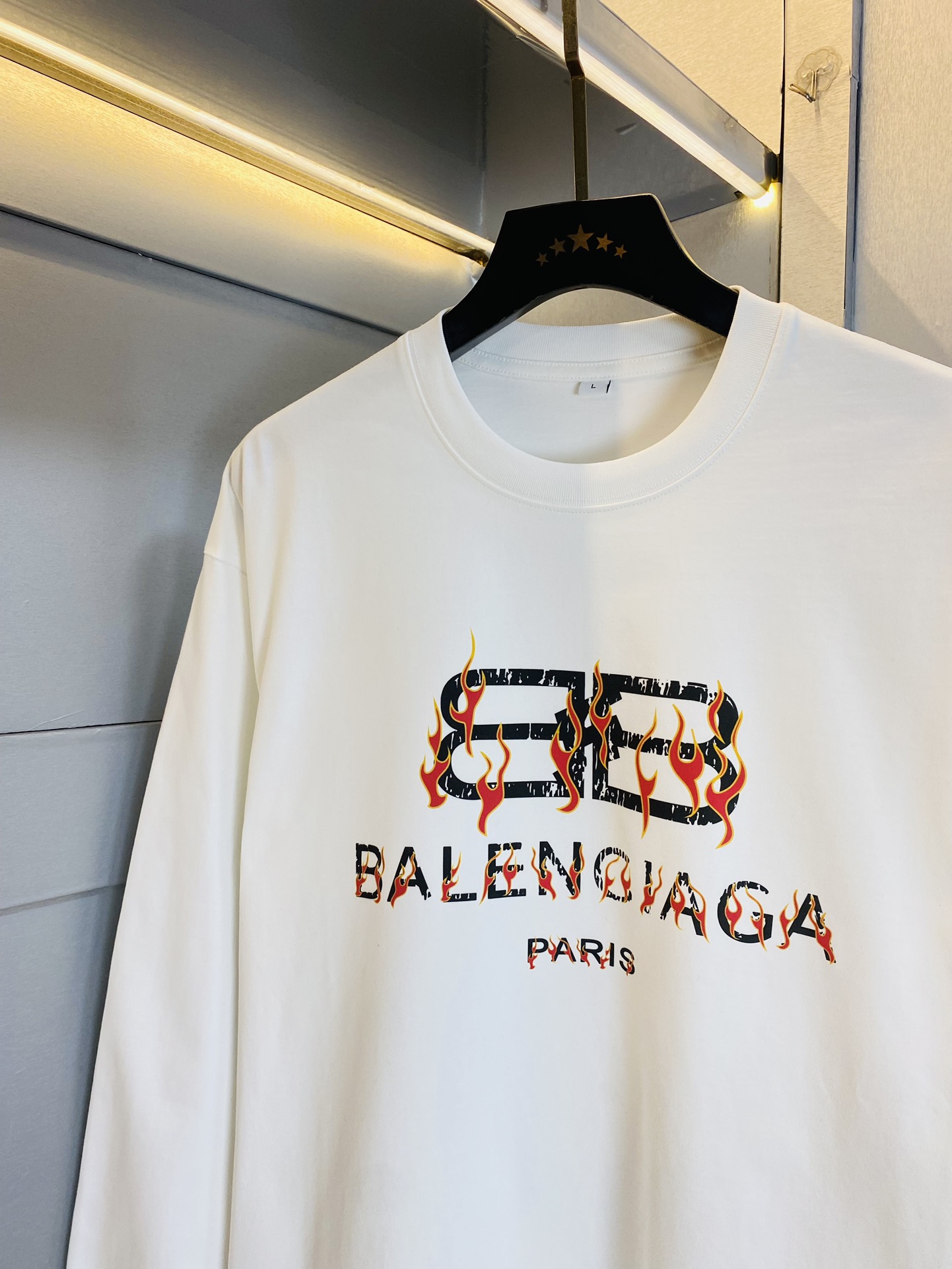 ！  🔥穿220斤 胖子福音 💞巴黎世家Balenciaga 原单品质情侣款 最新款 加厚长袖卫衣款打底