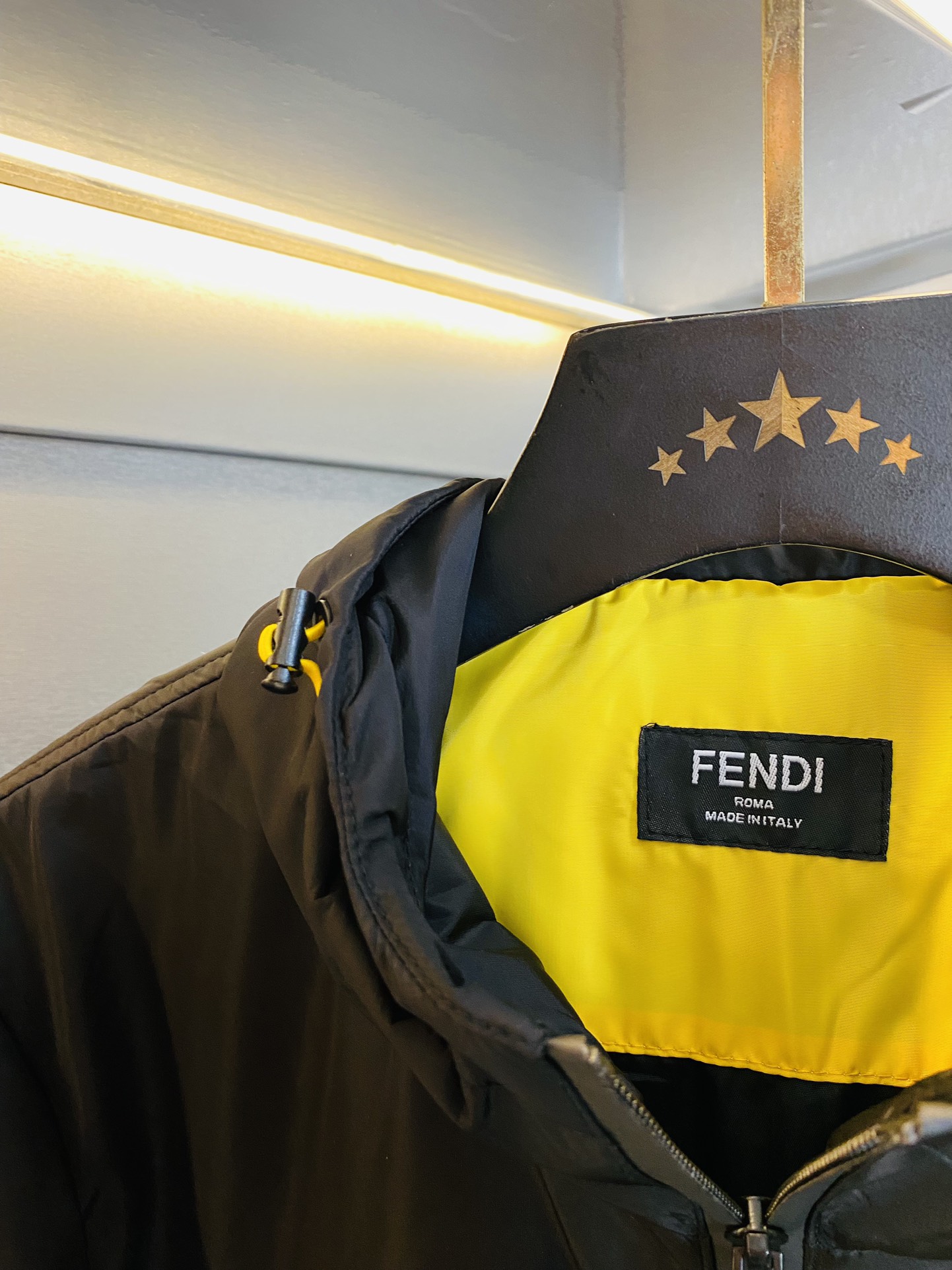 官网原单货可穿200斤芬迪Fendi2024秋款！新款外套夹克三标齐全带洗水唛高版本高品质原版面料网红明