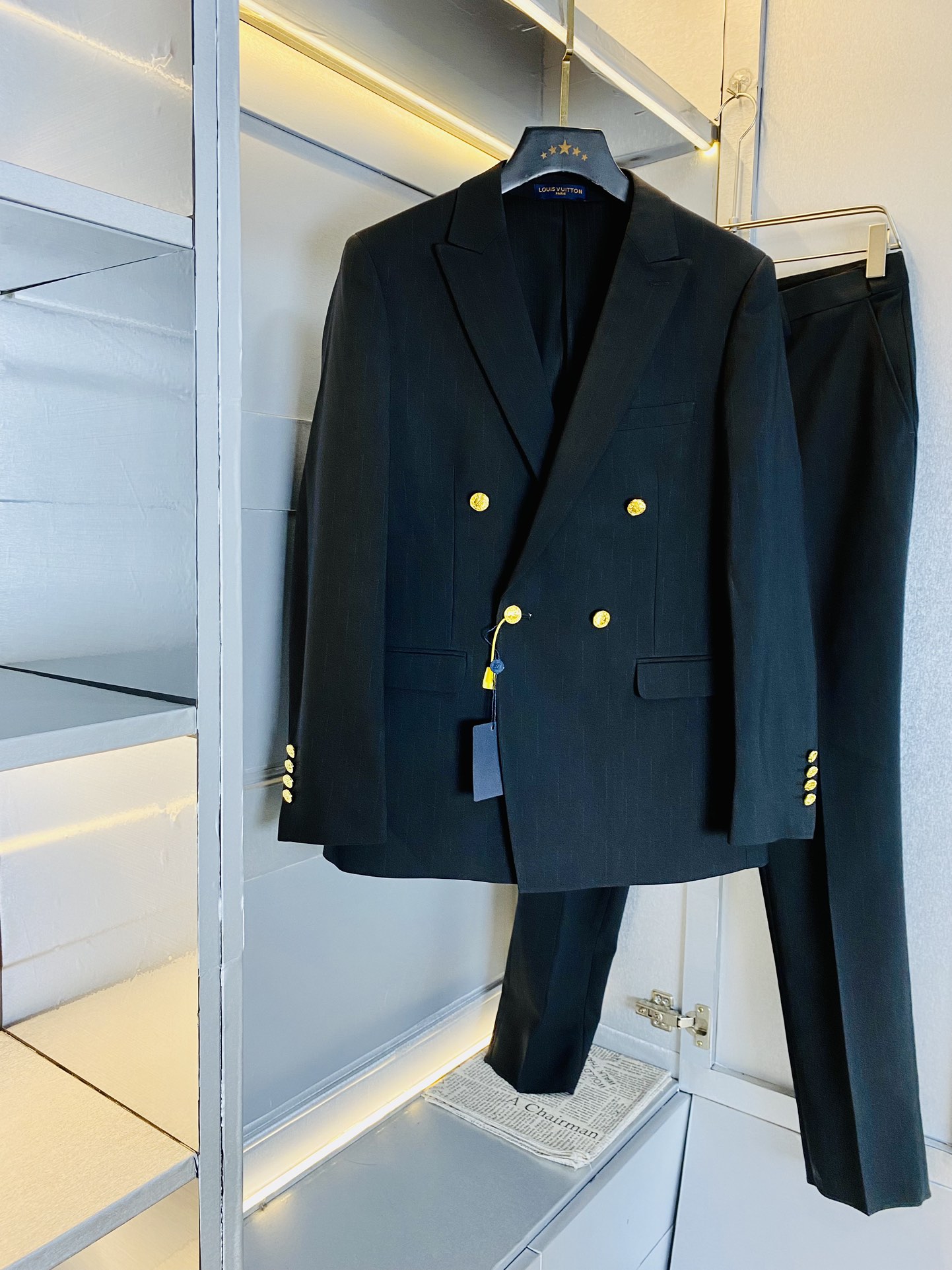 NO:117902,The original order of the official website can wear 200 catties Louis Vuitton Lv 2025 autumn and winter style!  New suit jacket suit suit dress suit complete three standards, high-quality wash water mark, original fabric same style as internet celebrities, not only sold!  Customized hardware and accessories with mold opening feel very comfortable, super versatile and beautiful, non-market ordinary version, random comparison, absolutely guaranteed quality, color picture, size M-3XL (175/130 catties wearing M),,louis vuitton,louis vuitton,jackets & coats,business suit,alexander wang19860909官网原单货 可穿200斤路易威登Lv 2025秋冬款！新款西装外套西装套装礼服套装 三标齐全 带洗水唛高版本高品质 原版面料网红明星同款,不单卖！ 开模定制五金辅料 感非常舒服 超级百搭好看 非市场普通版本 随意对比 品质绝对保证 颜色图色 尺码M-3XL (175/130斤穿M),,louis vuitton,louis vuitton,jackets & coats,business suit,alexander wang,Men's clothing